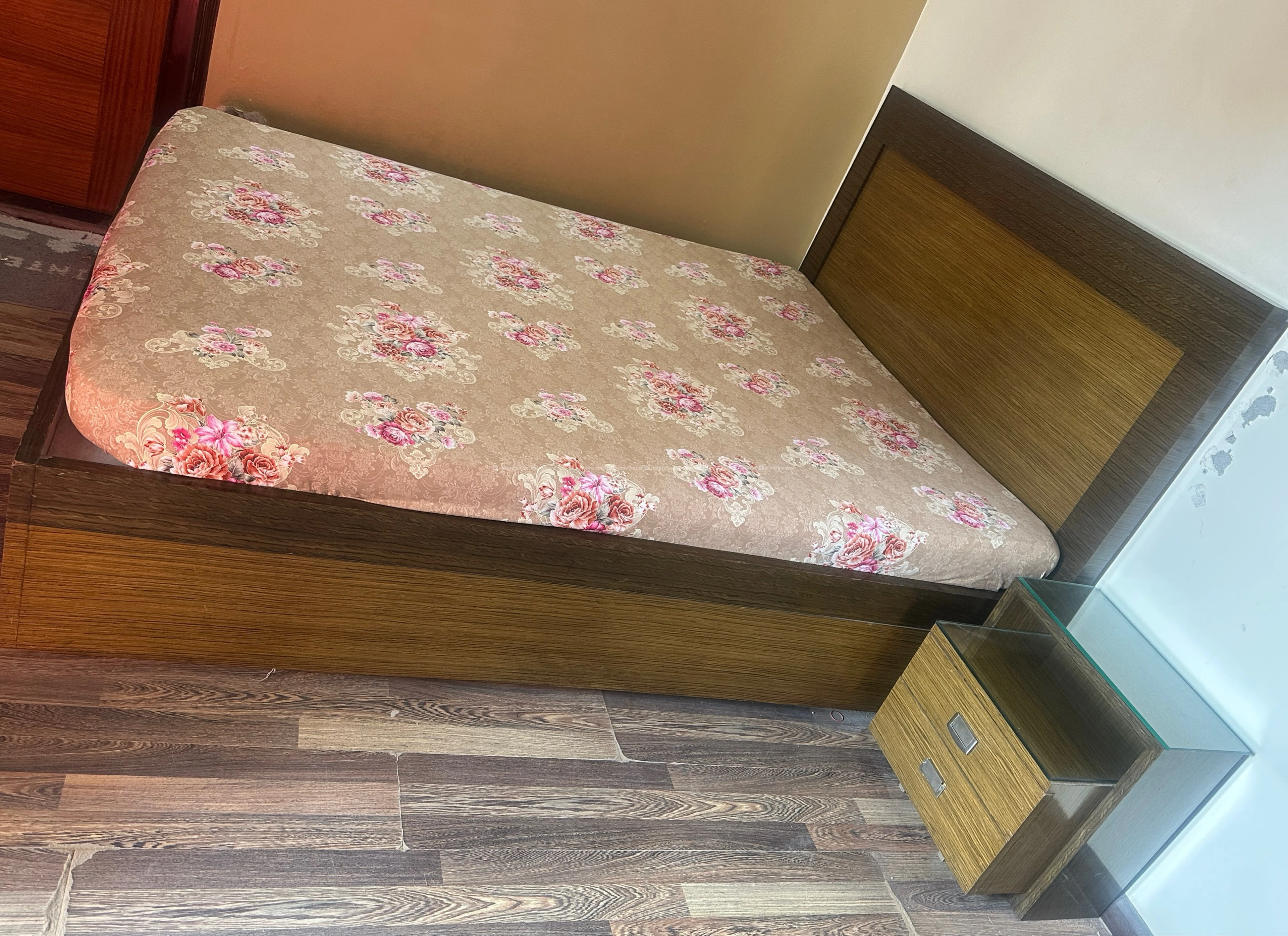 Queen size bed