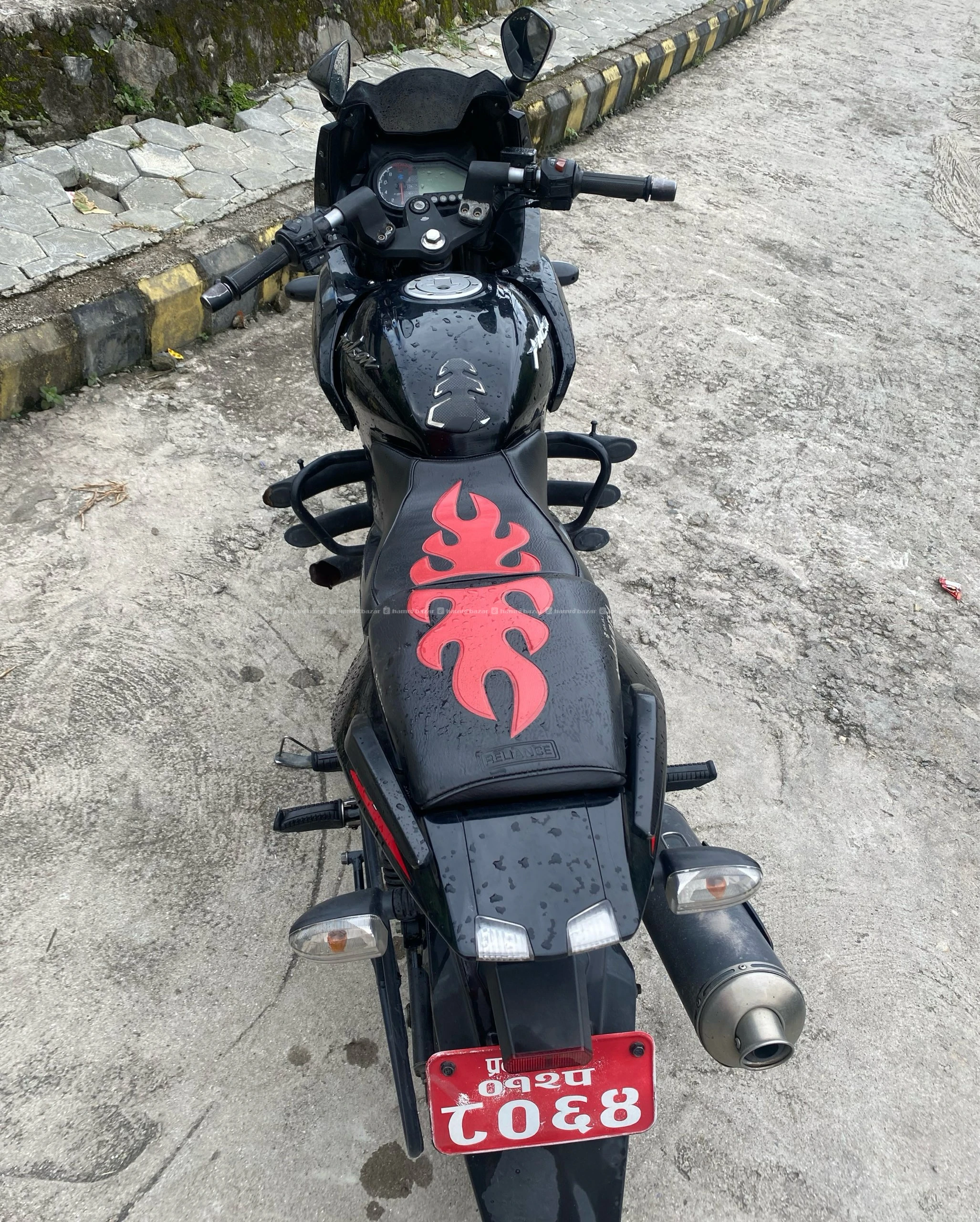 Pulsar 220