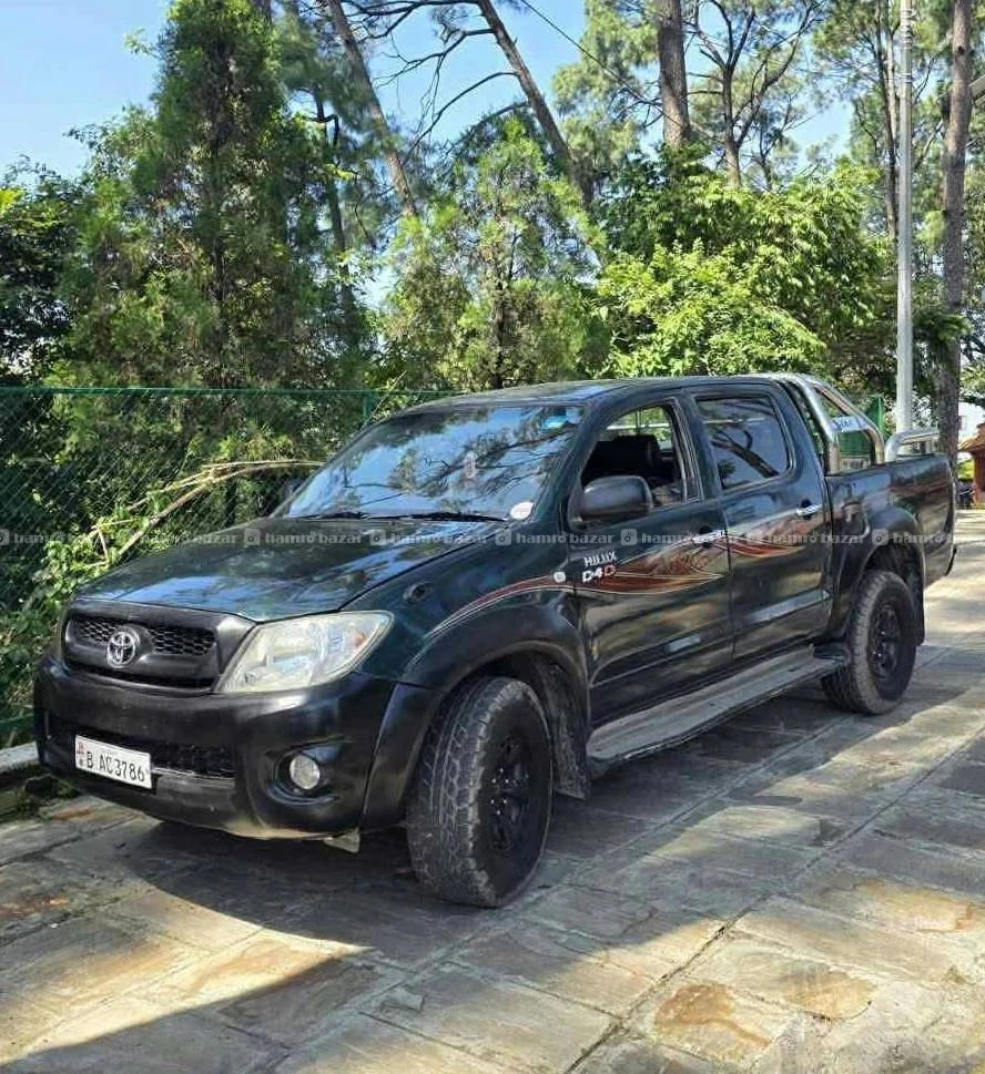 Toyota Hilux 2009 model 
9818846575 or 9768397661