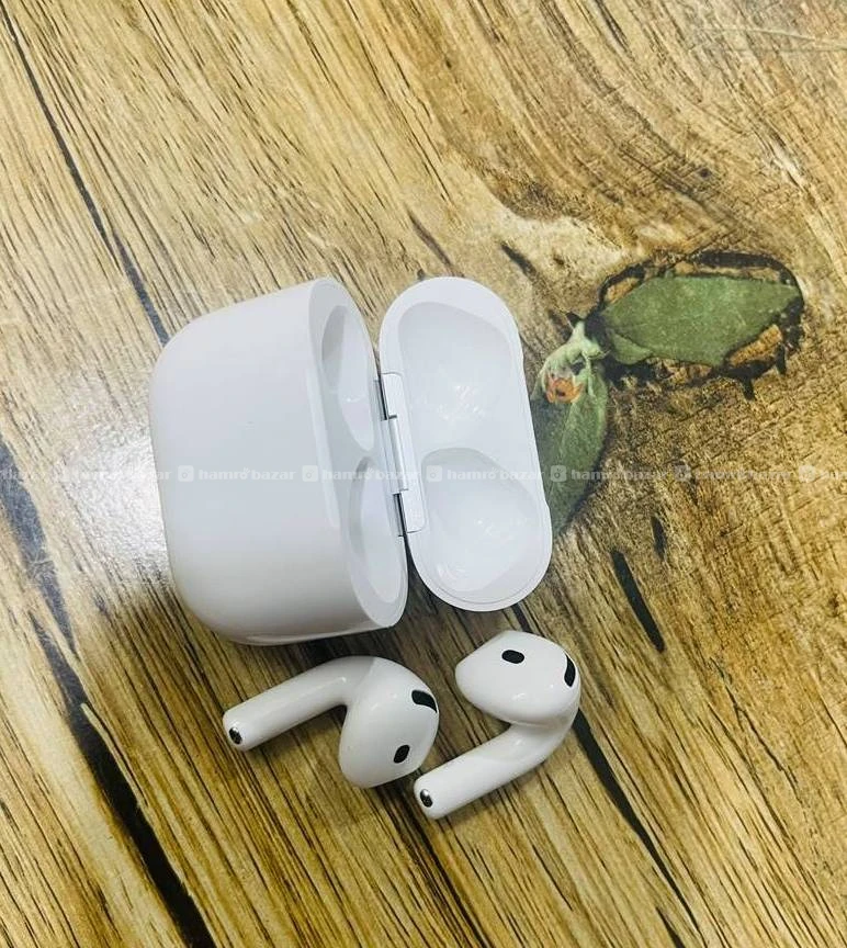 Apple airpods 4 anc for sell.