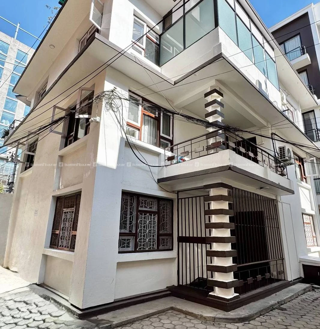 Semi Furnished Flat on rent at Jhamsikhel
