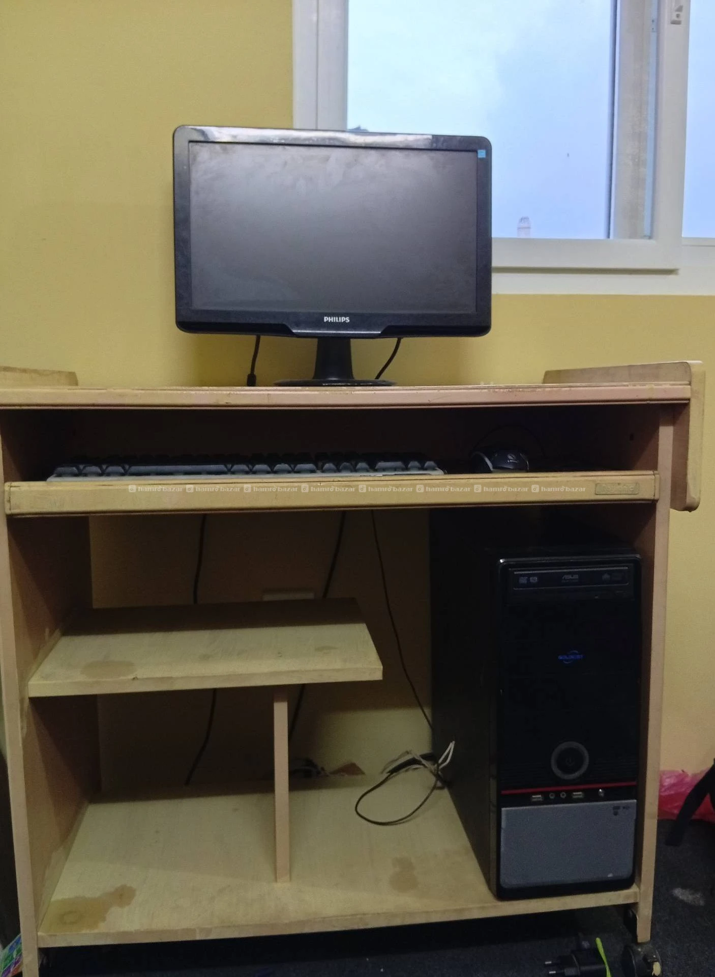 Table + Computer set on Sale!!!