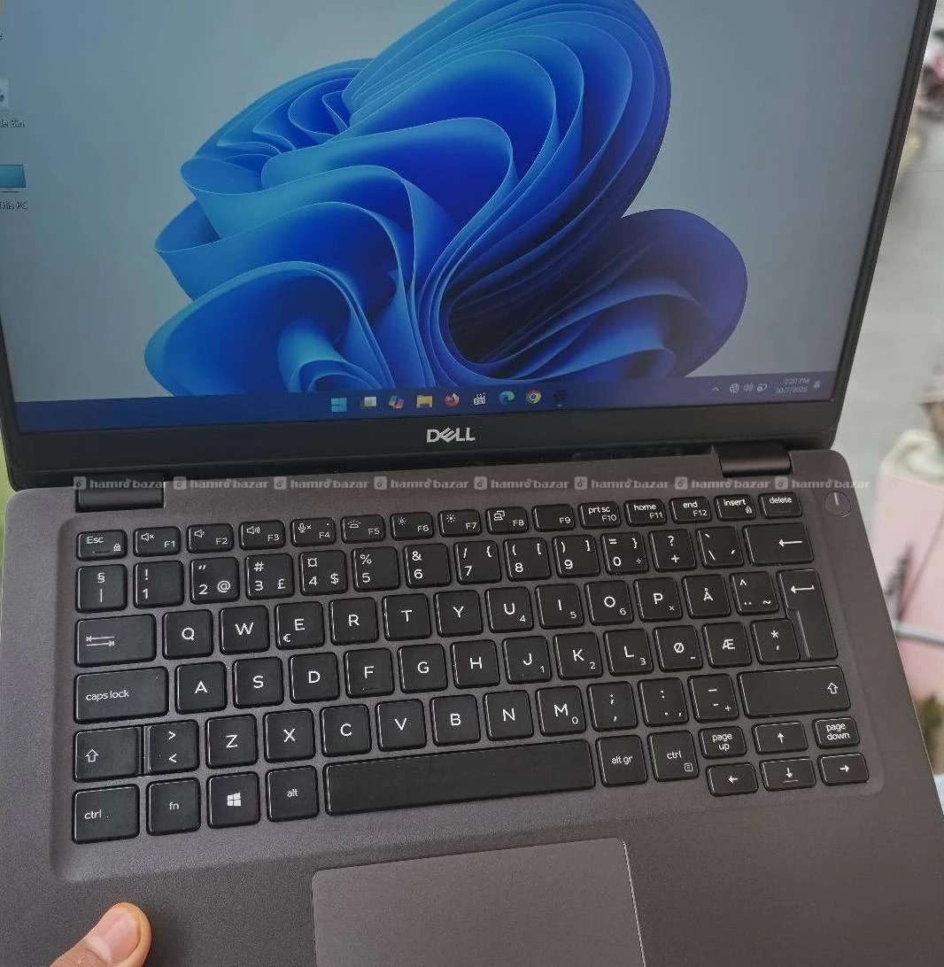 Dell Latitude 5300 i5 8th 8gb ram 256 gb ssd 13.3