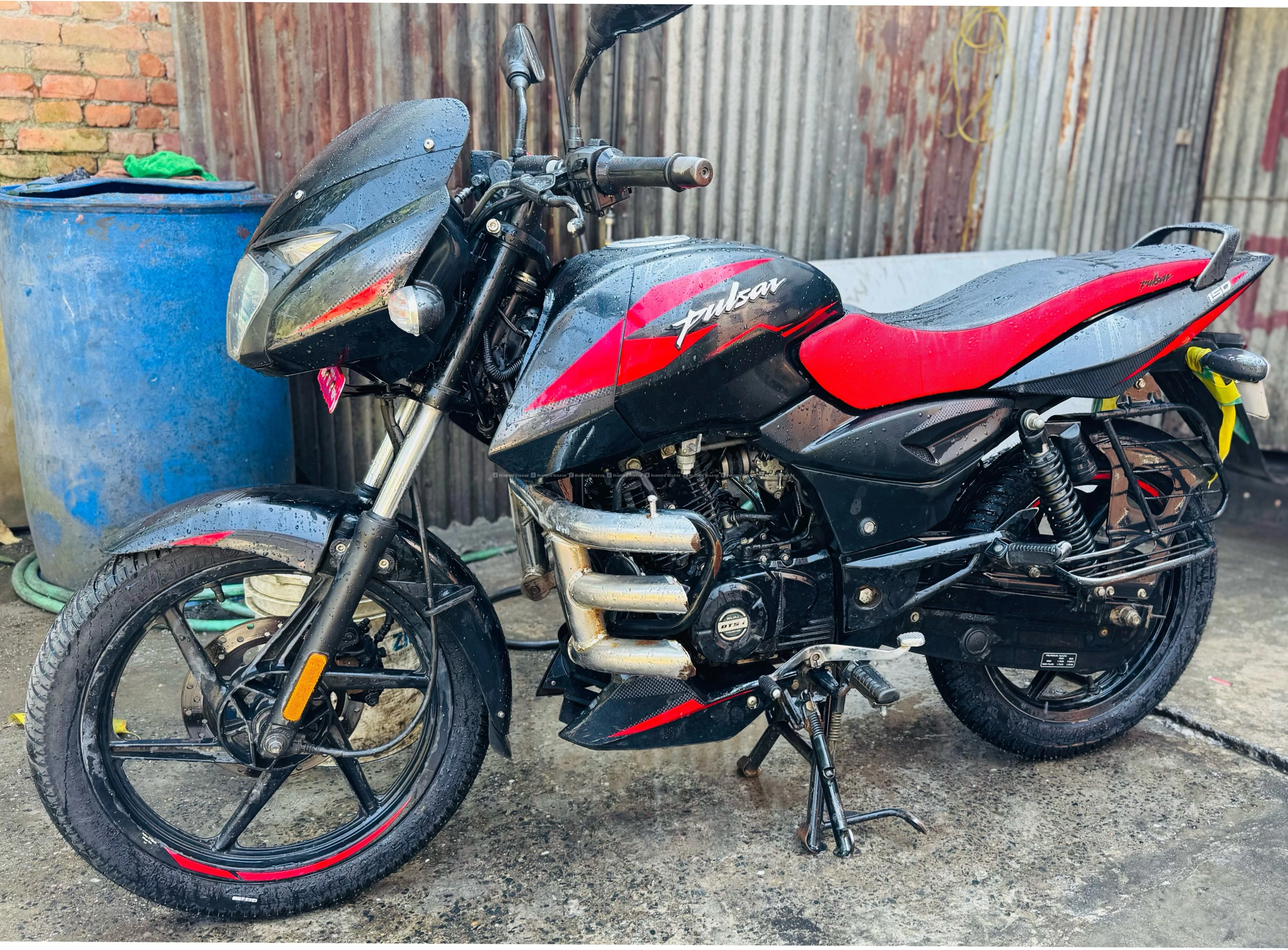 Pulsar 150 single hand 041 lot