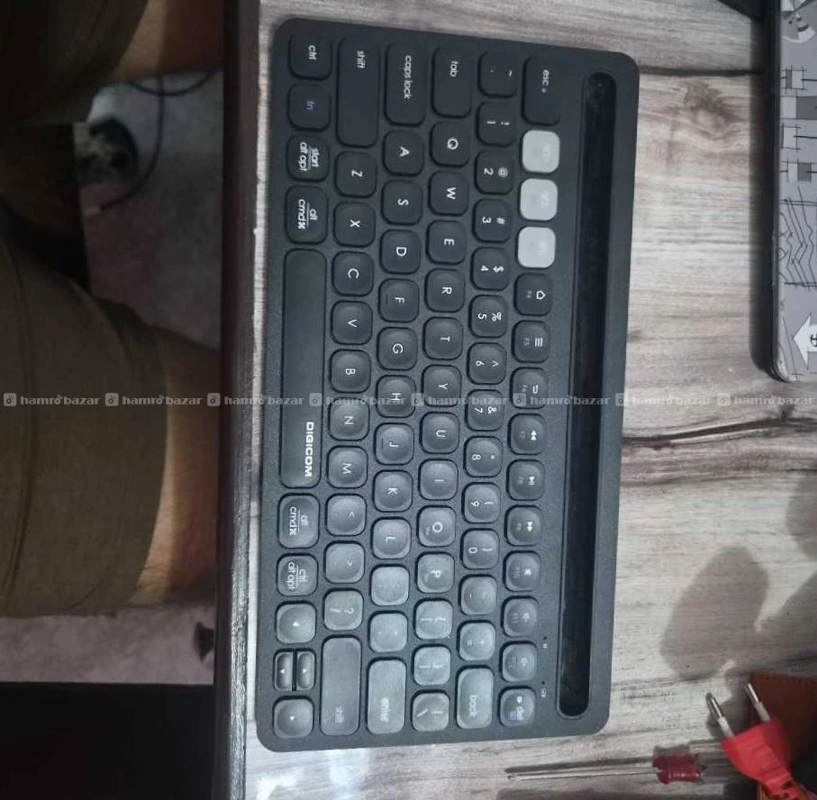 Digicom Bluetooth keyboard ho