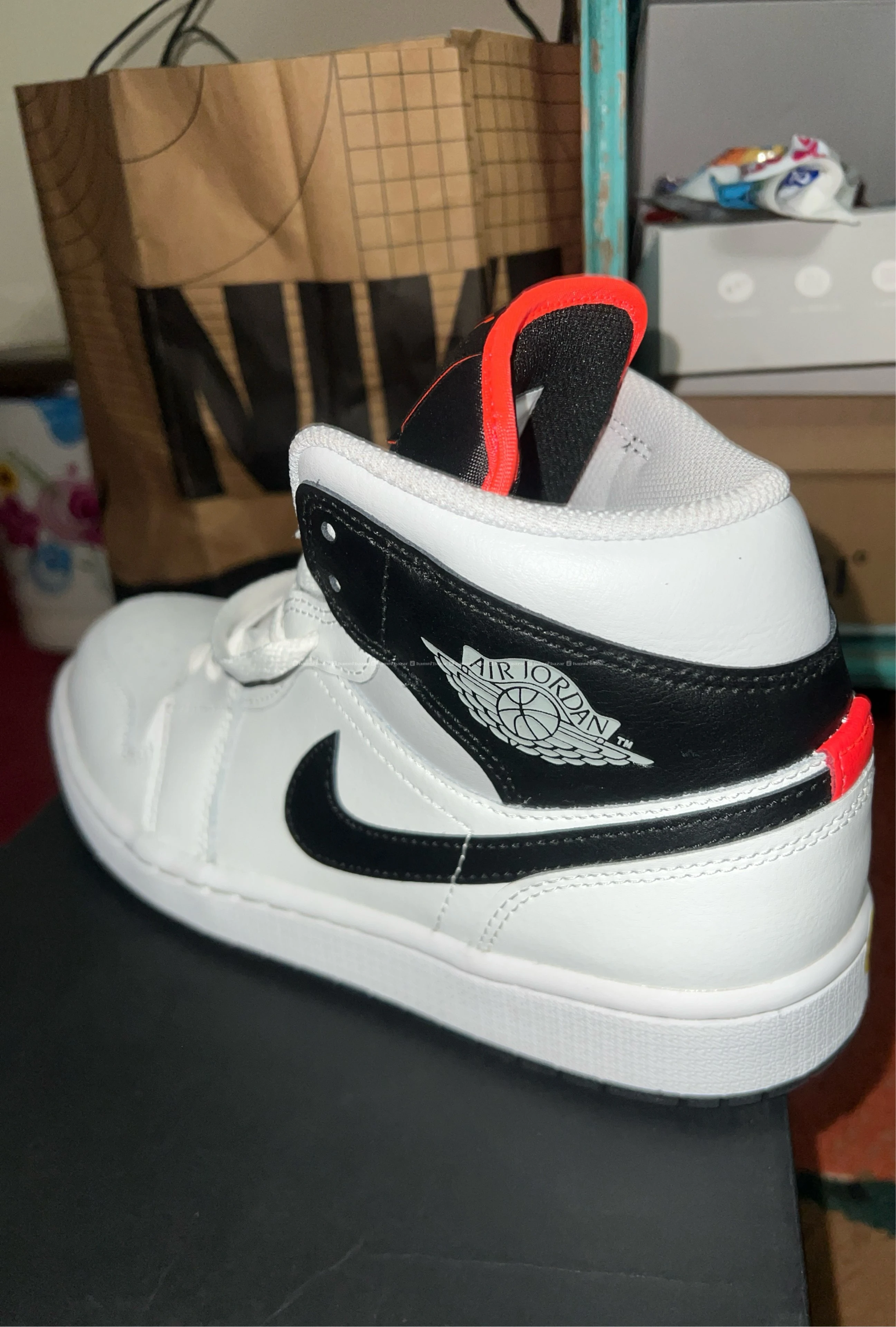 Nike jordan with box