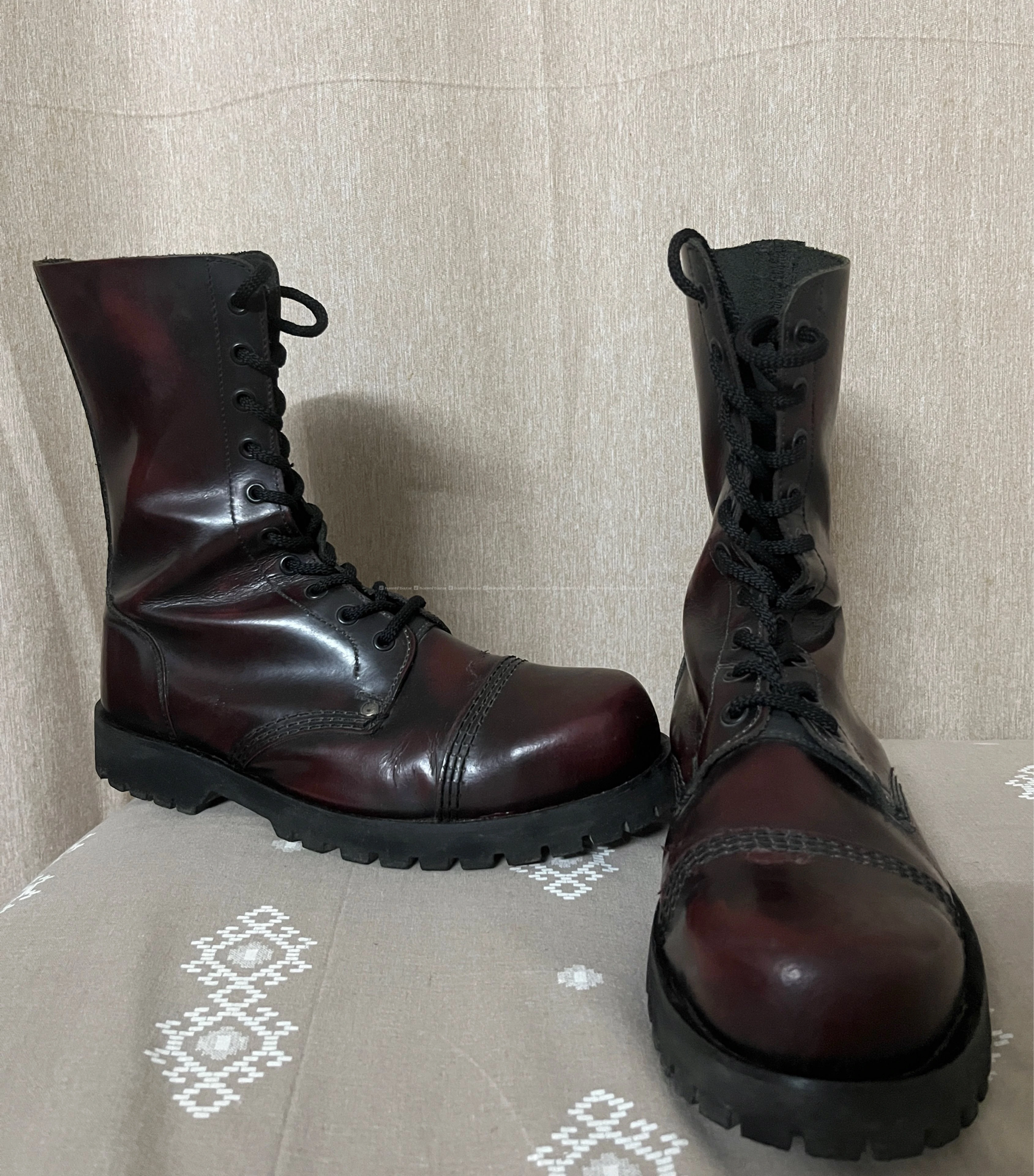 Steel toe boots