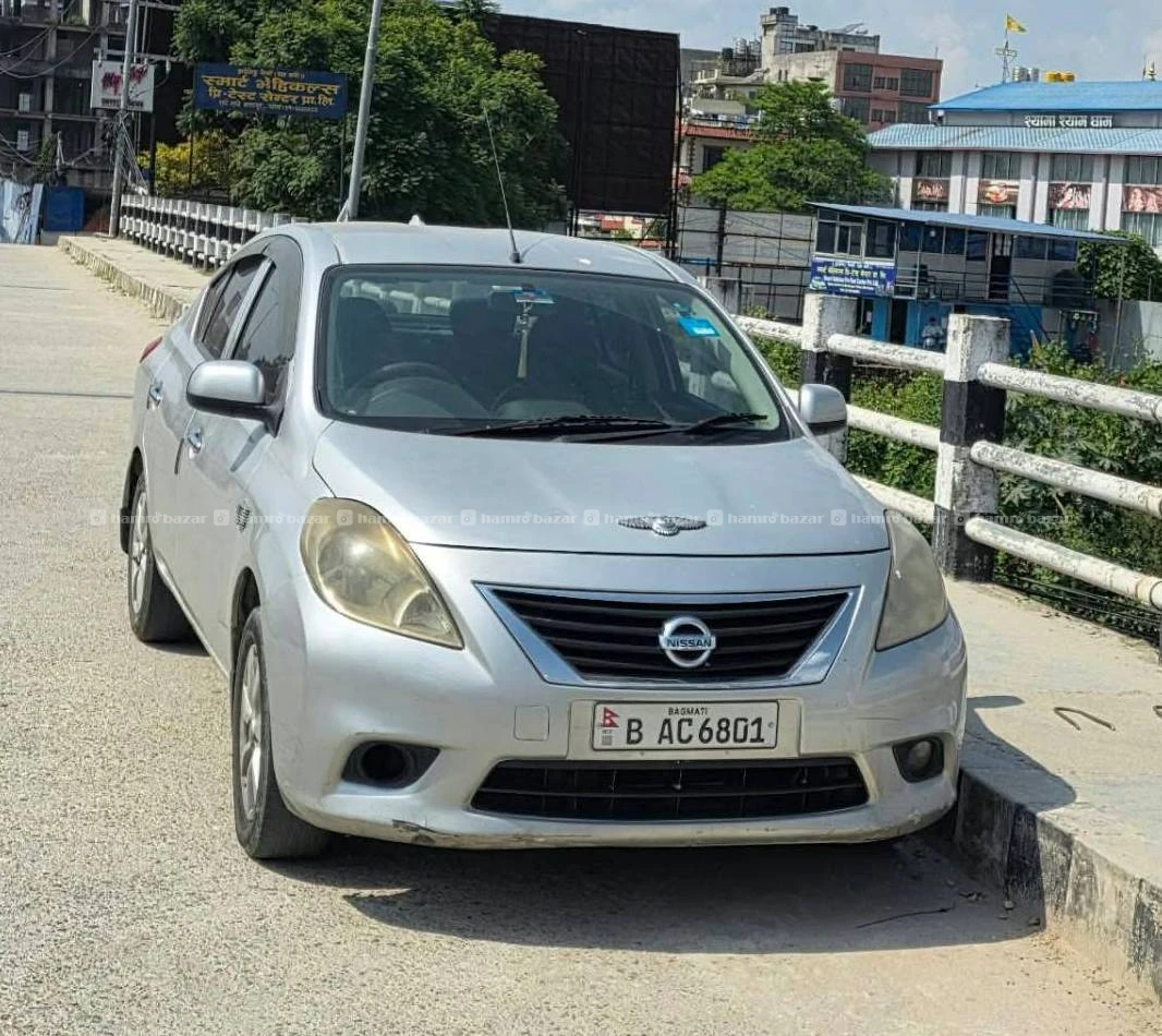NISSAN SUNNY SEDAN CAR 2