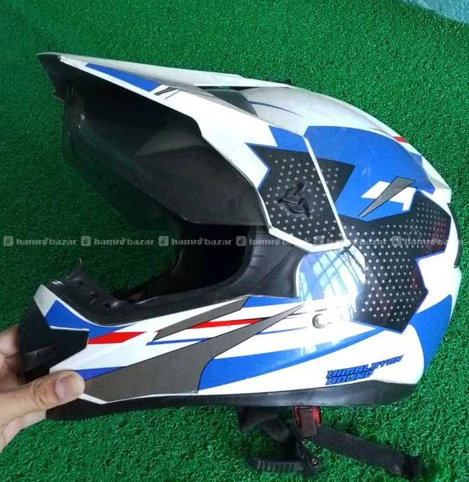 Dirt helmet