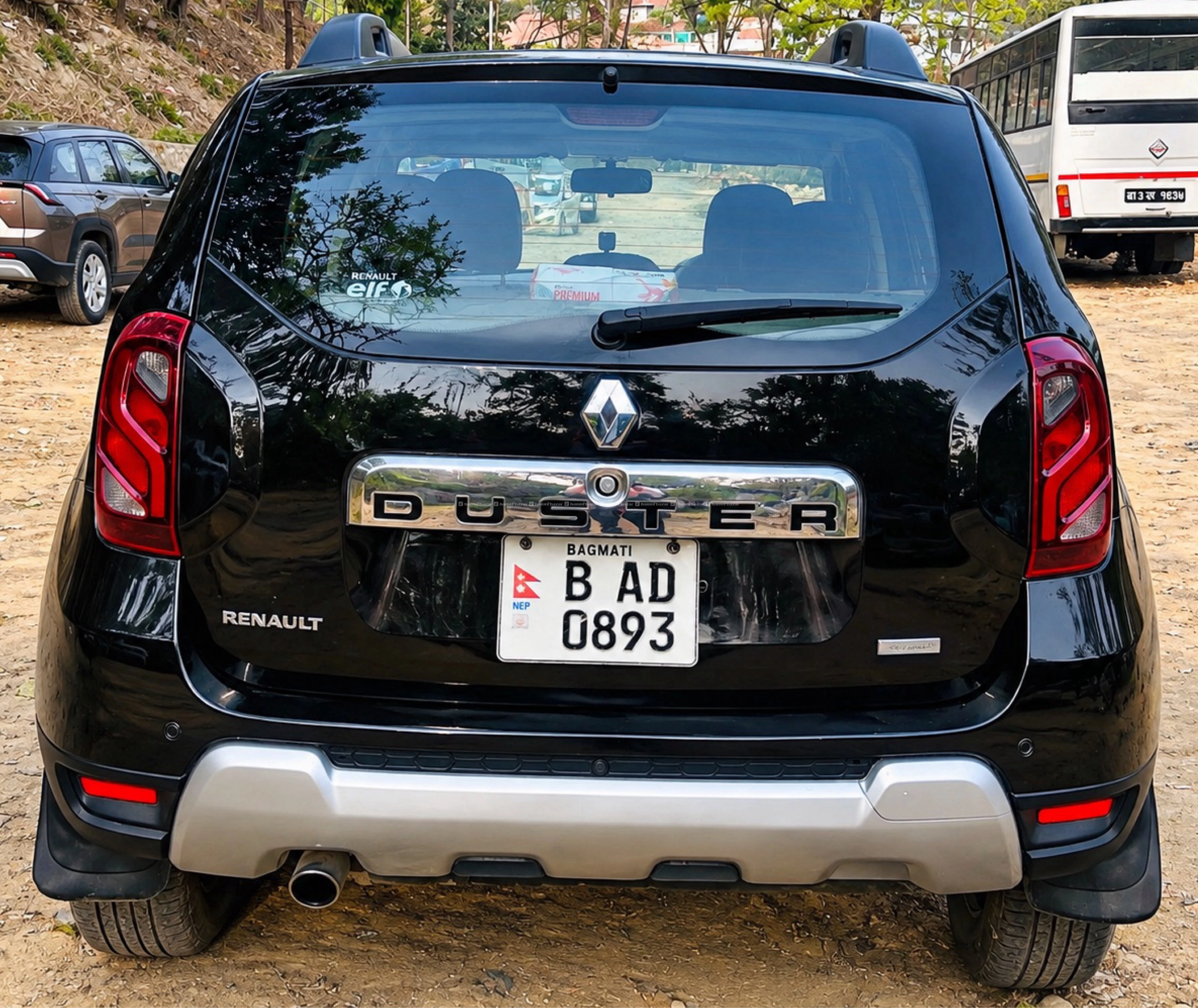 Renault Duster RXZ+ 4wd Single handed jeep 5