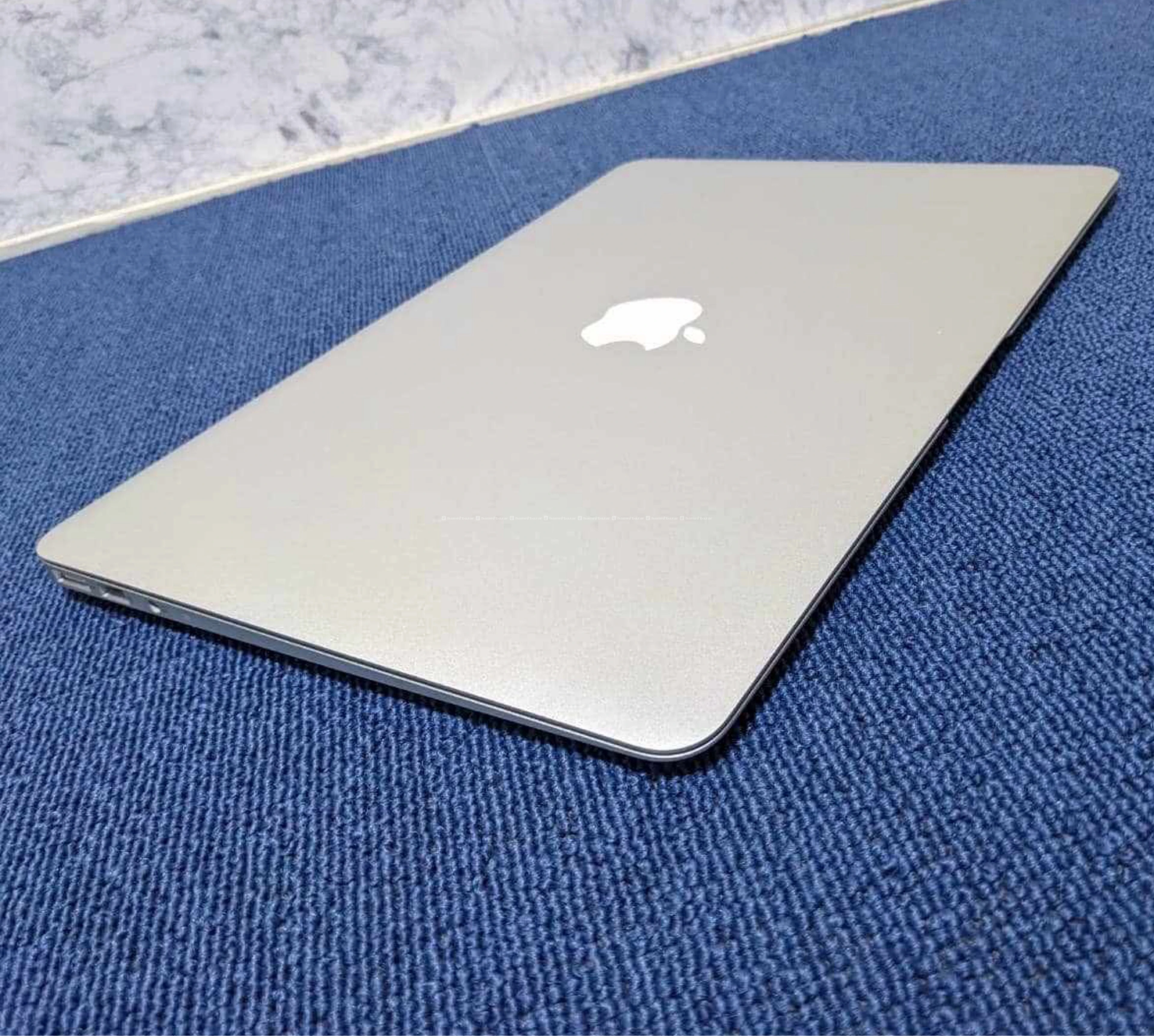 Apple MacBook Air 2017 Core i5 for Sale
8  256 gb