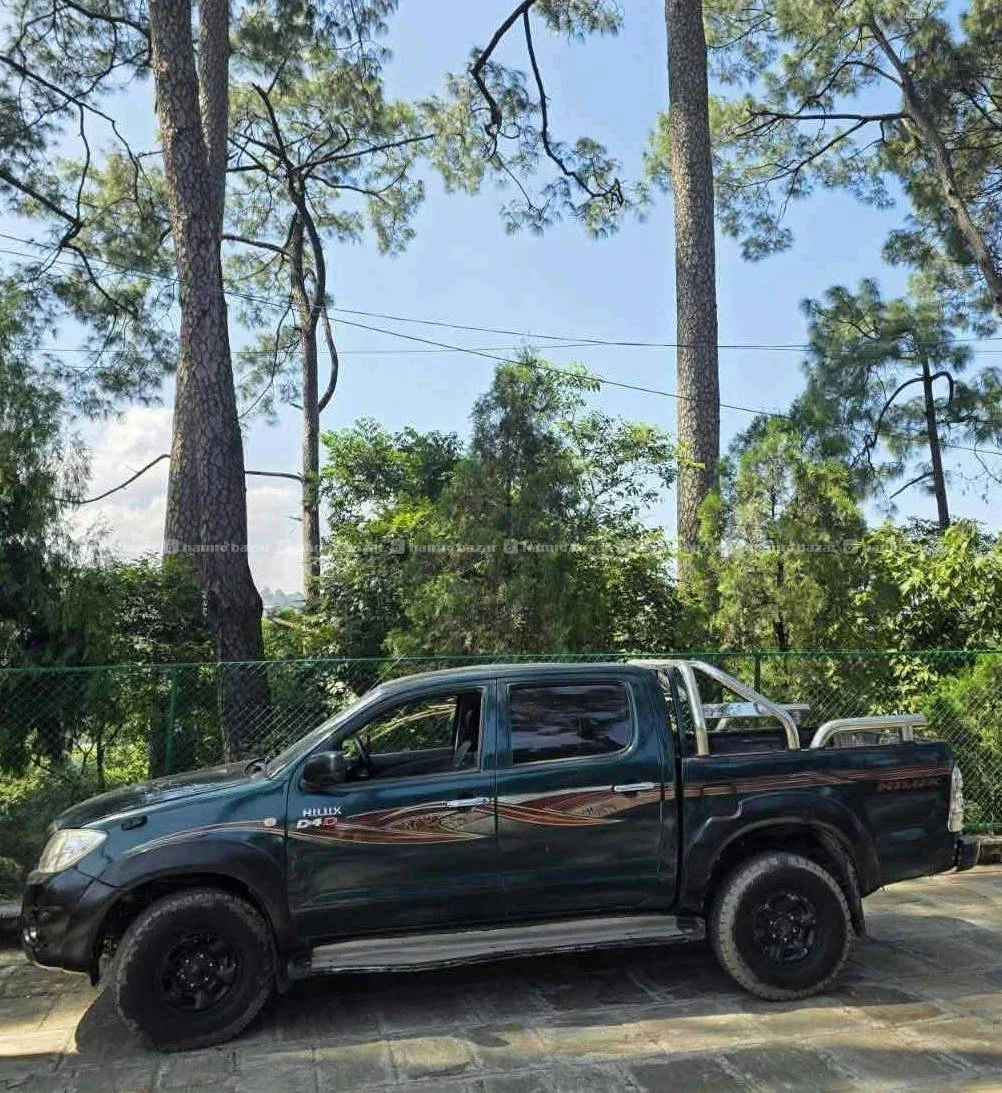 Toyota Hilux 2009 model 
9818846575 or 9768397661