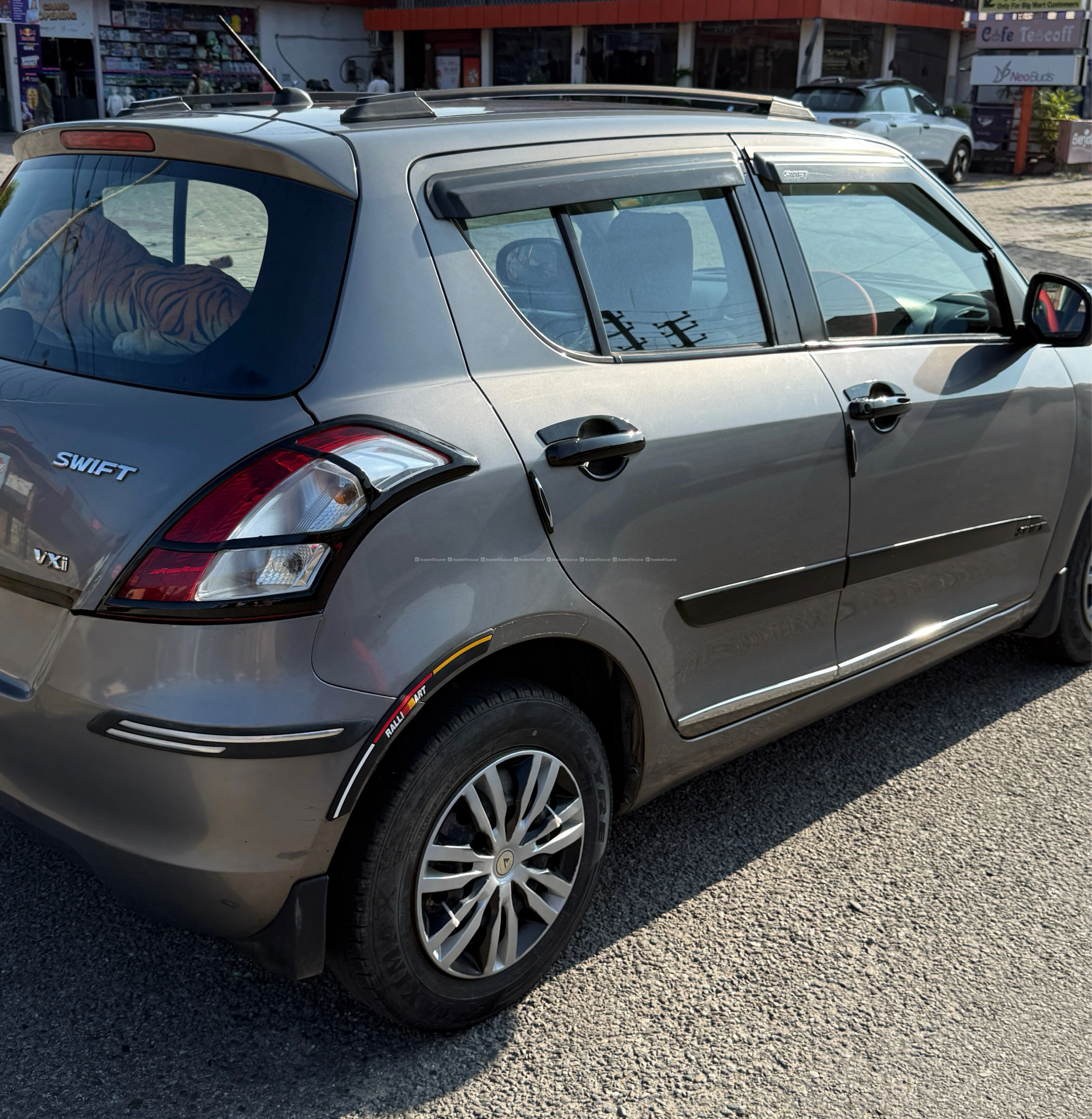 Suzuki swift vxi-2015
