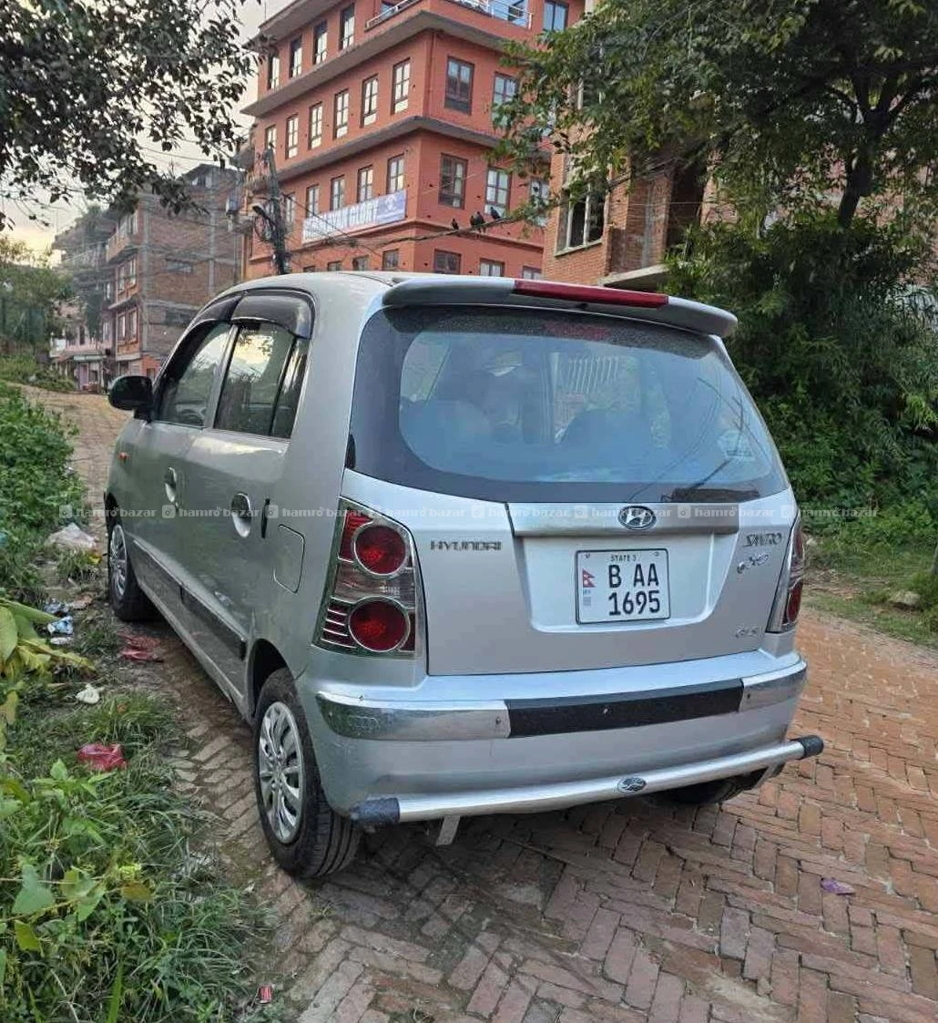 Hyundai Santro 2008 model
Single hand 
9818846575