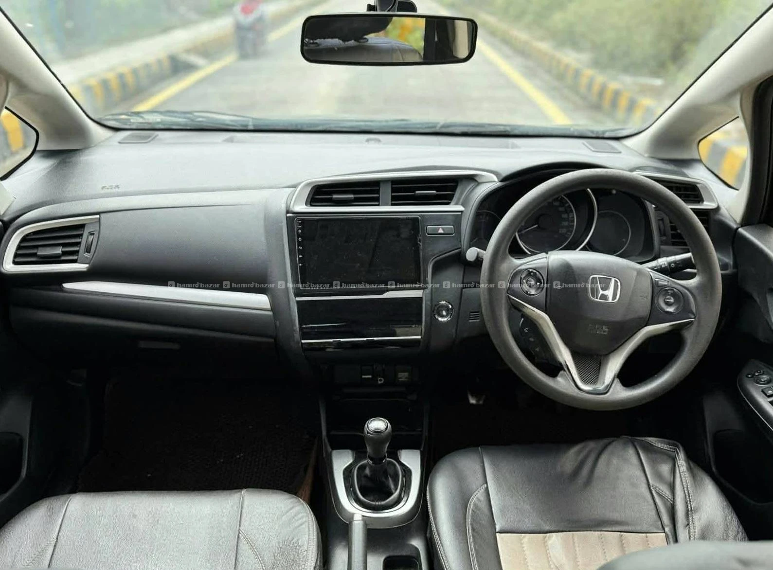 Honda wrv 2018 model
Single hand 
9818846575
