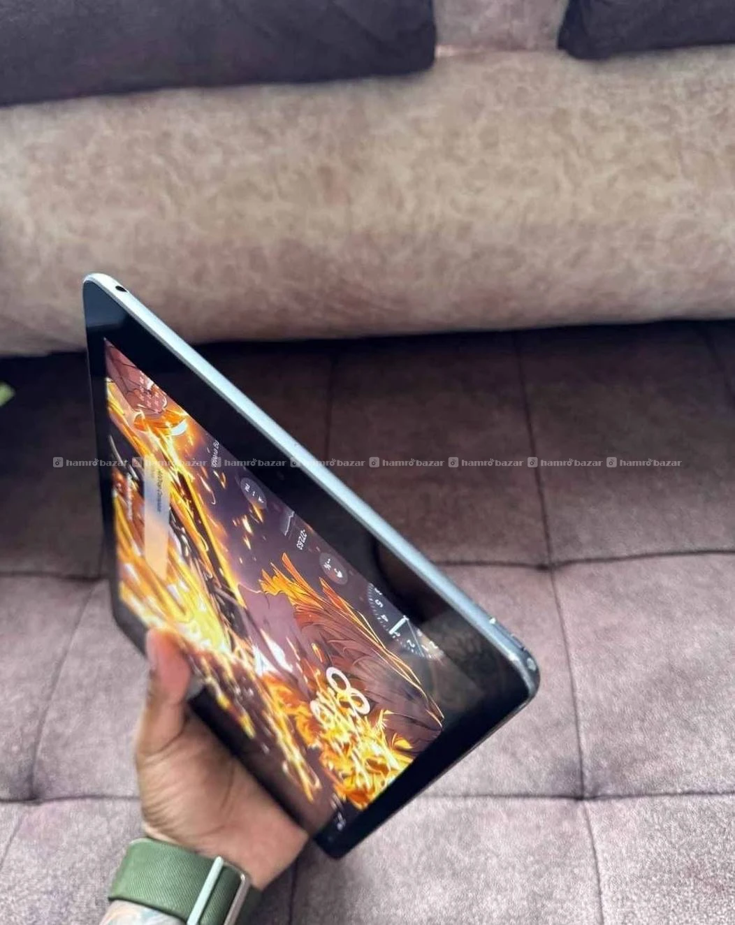 Ipad 9th gen 64gb comes with charger 4