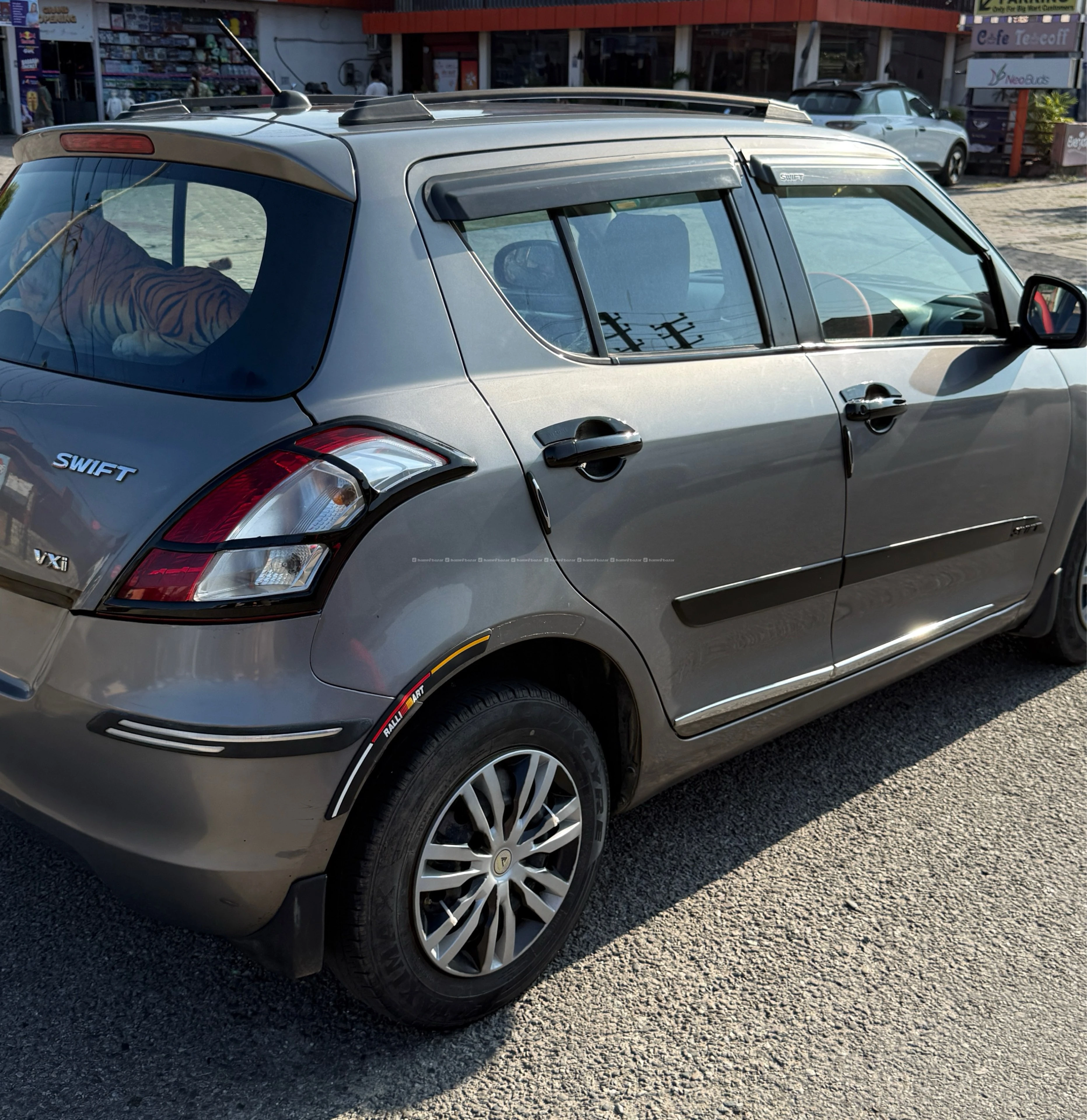 Suzuki swift vxi-2015-(fix rate)