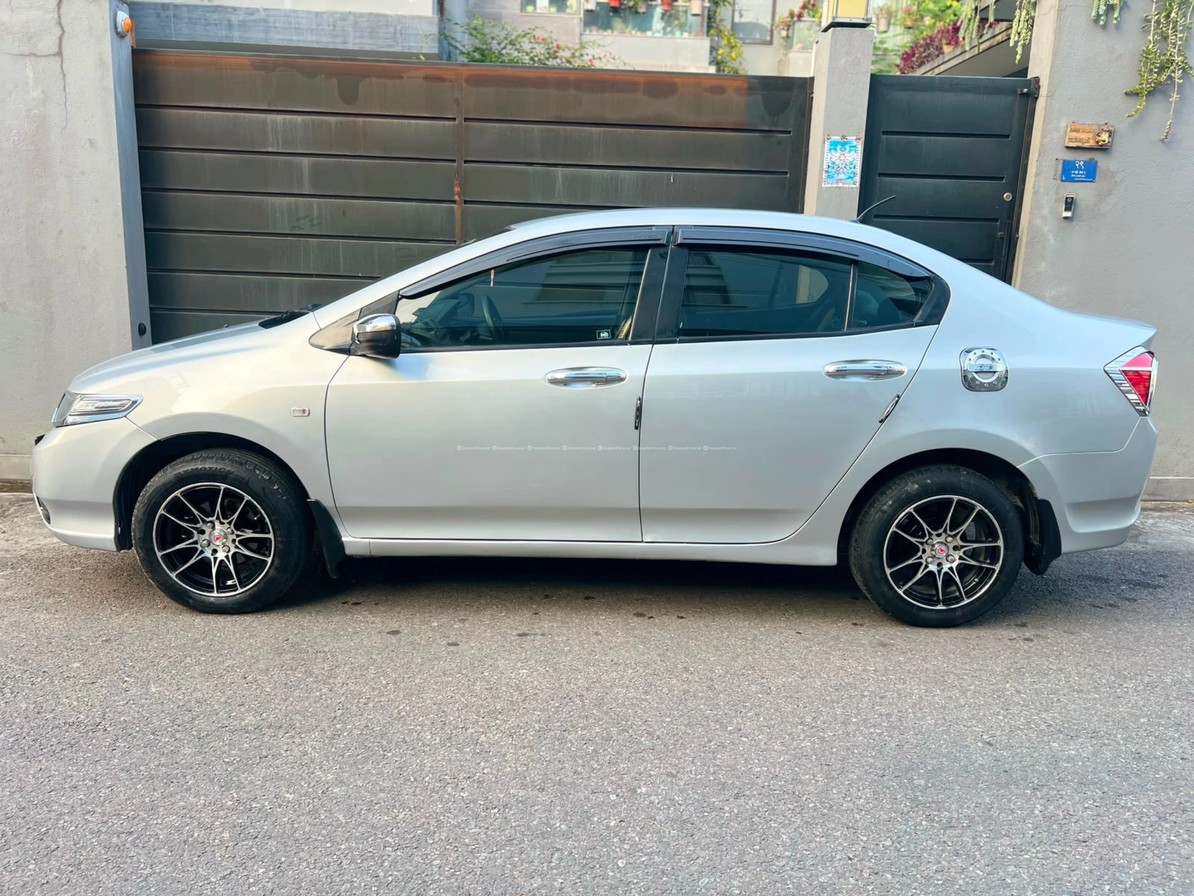 Single handed honda city on sale