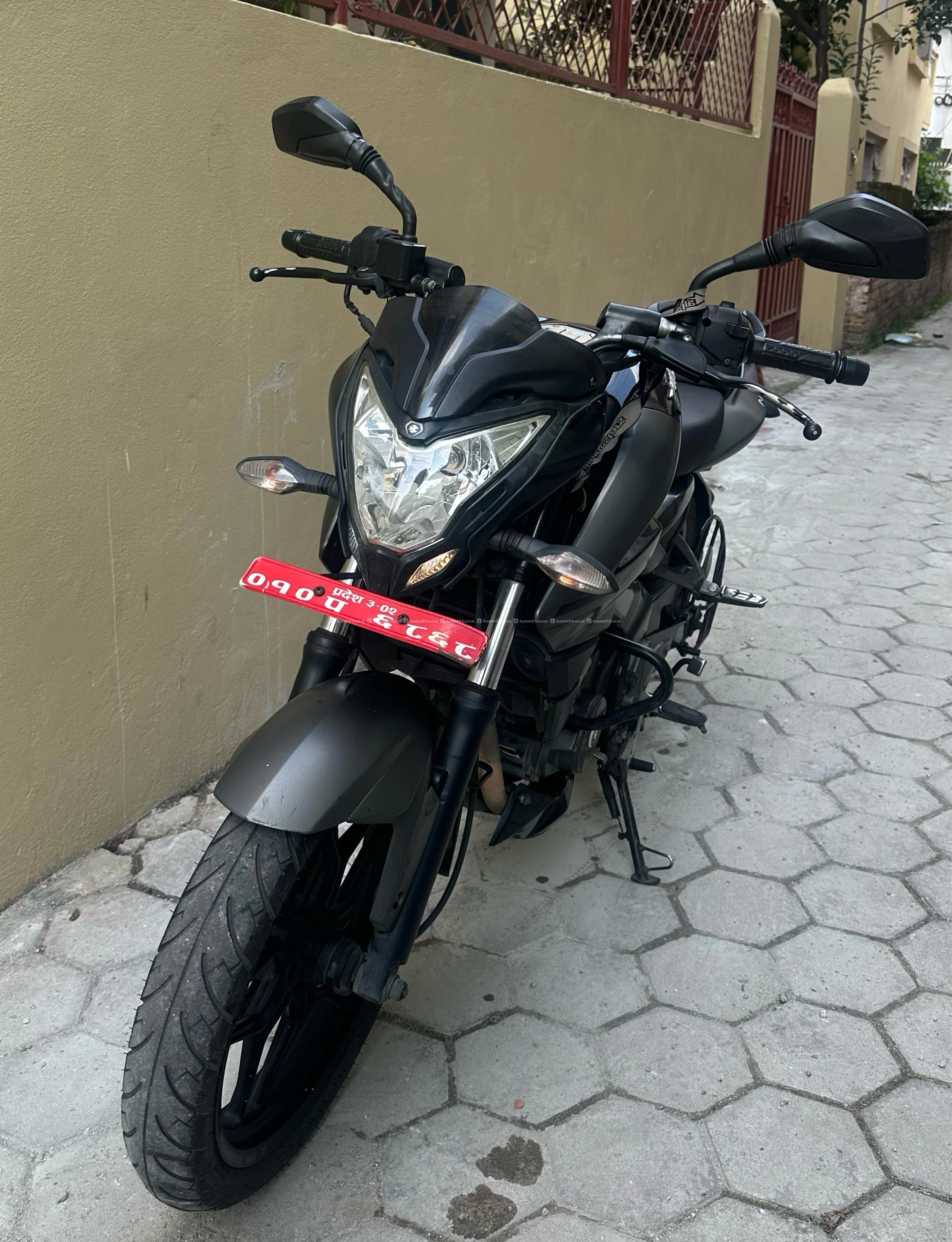 Pulsar NS 200