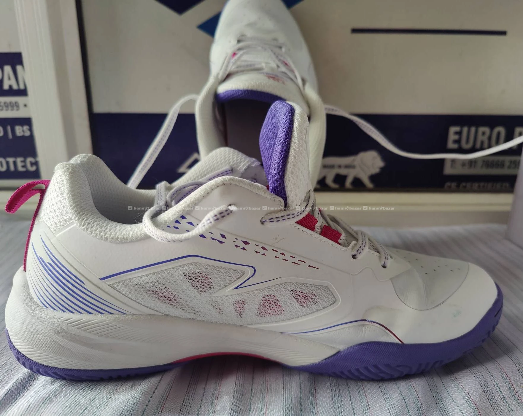 TBL badminton/volleyball Shoes size  40, uk6.5,us7