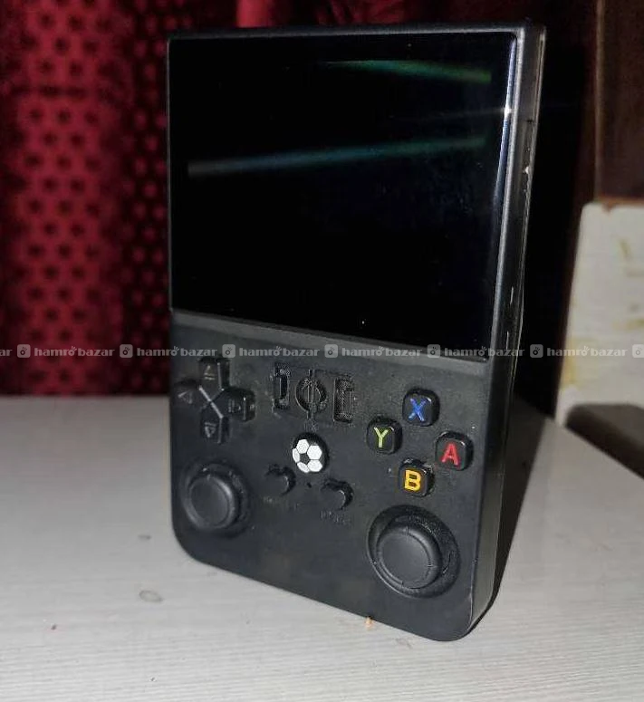 R36S PRO handheld console. (Installed LINUX;ArkOS)