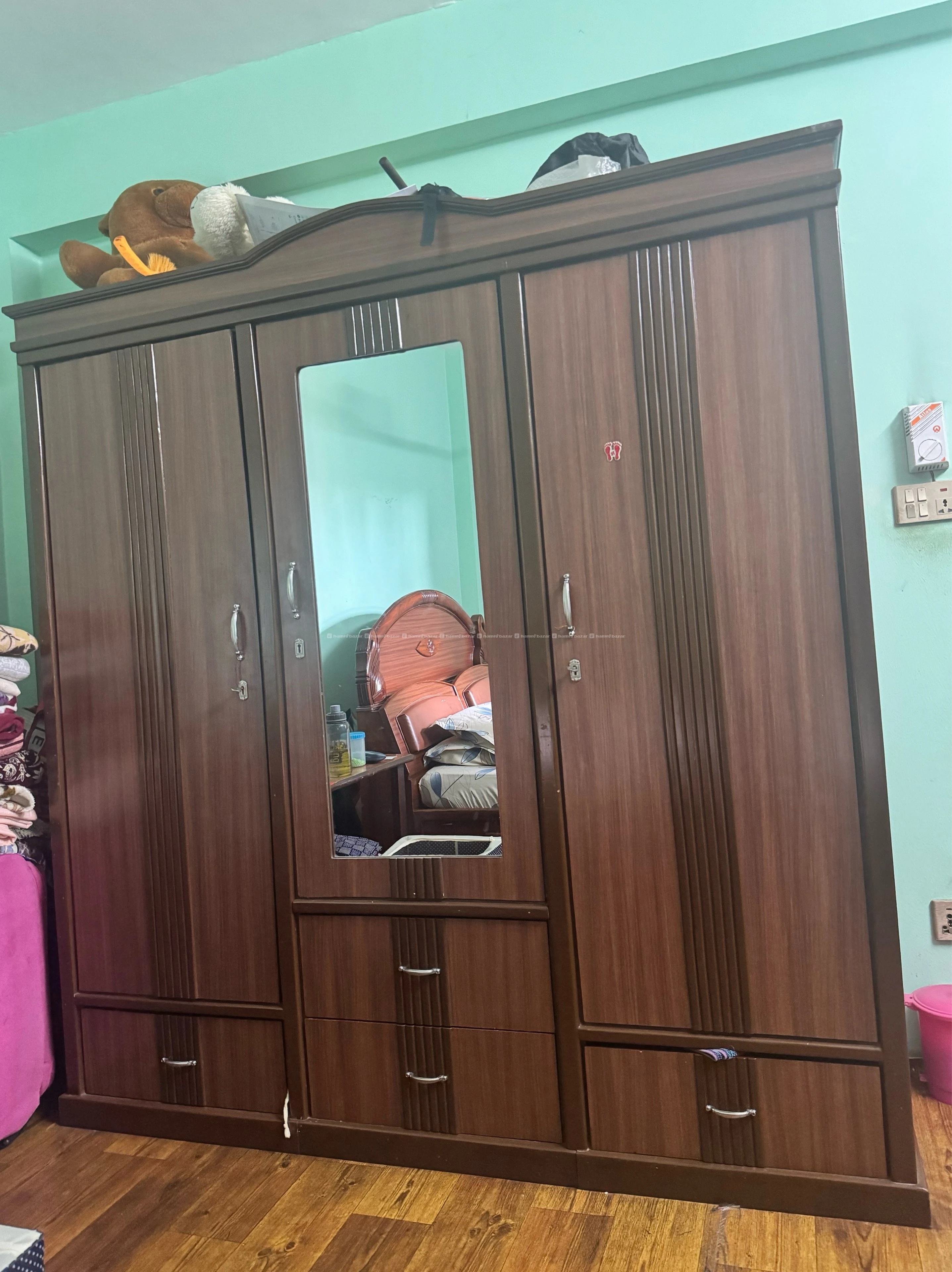 Almirah modern good quality