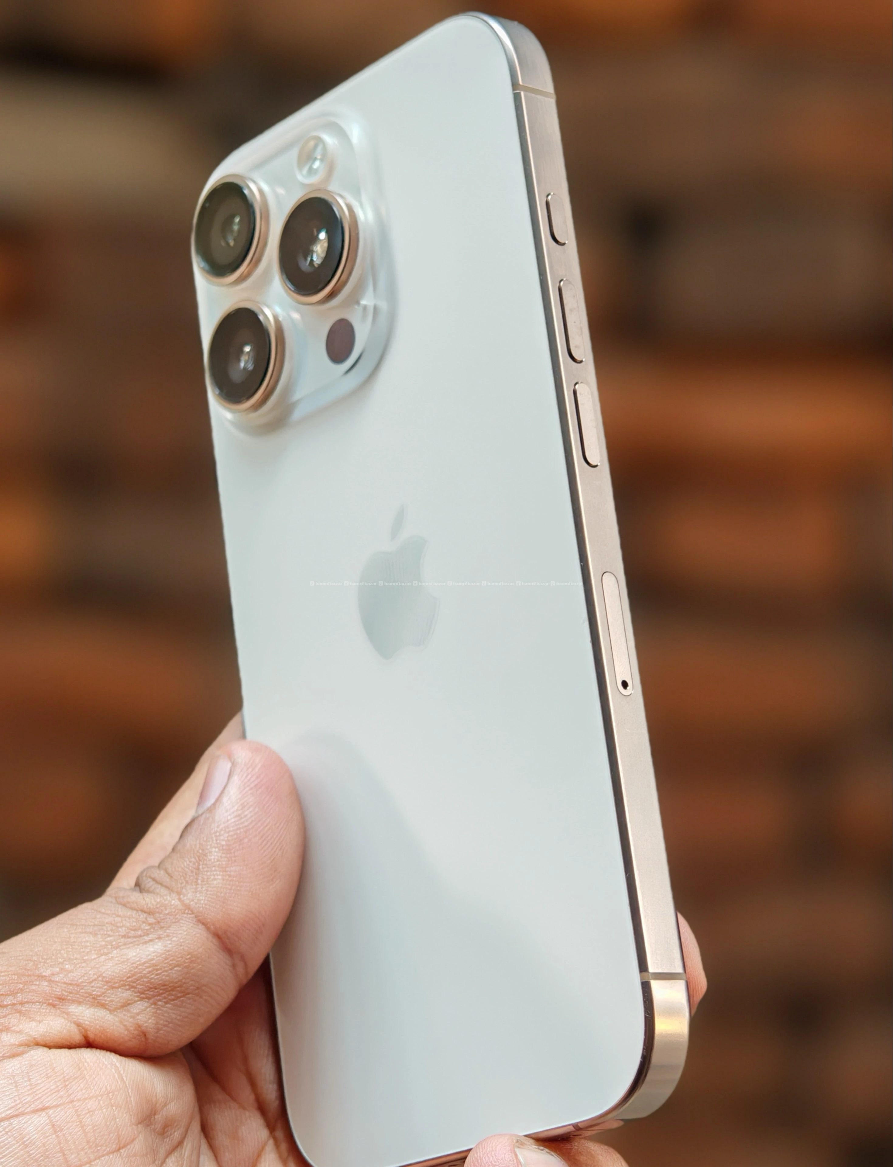 Iphone 16 pro 1tb with box cabel fix price 2