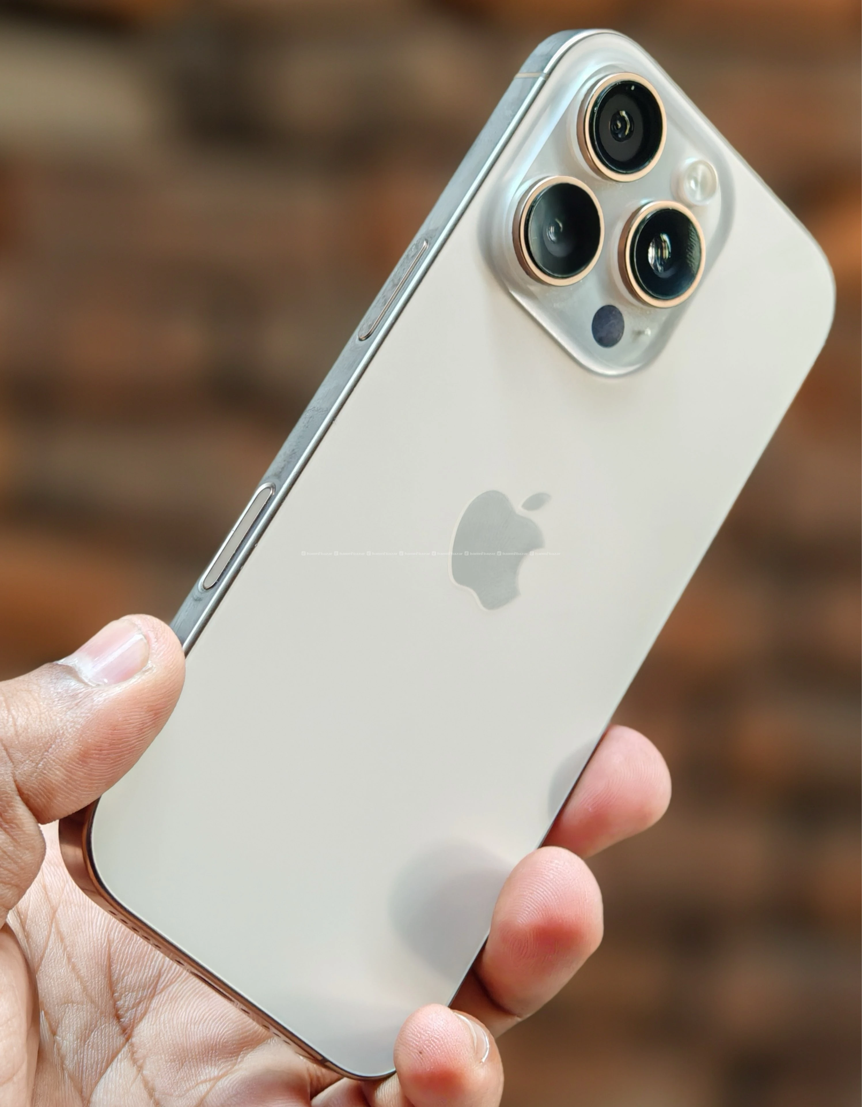 Iphone 16 pro 1tb with box cabel fix price 3