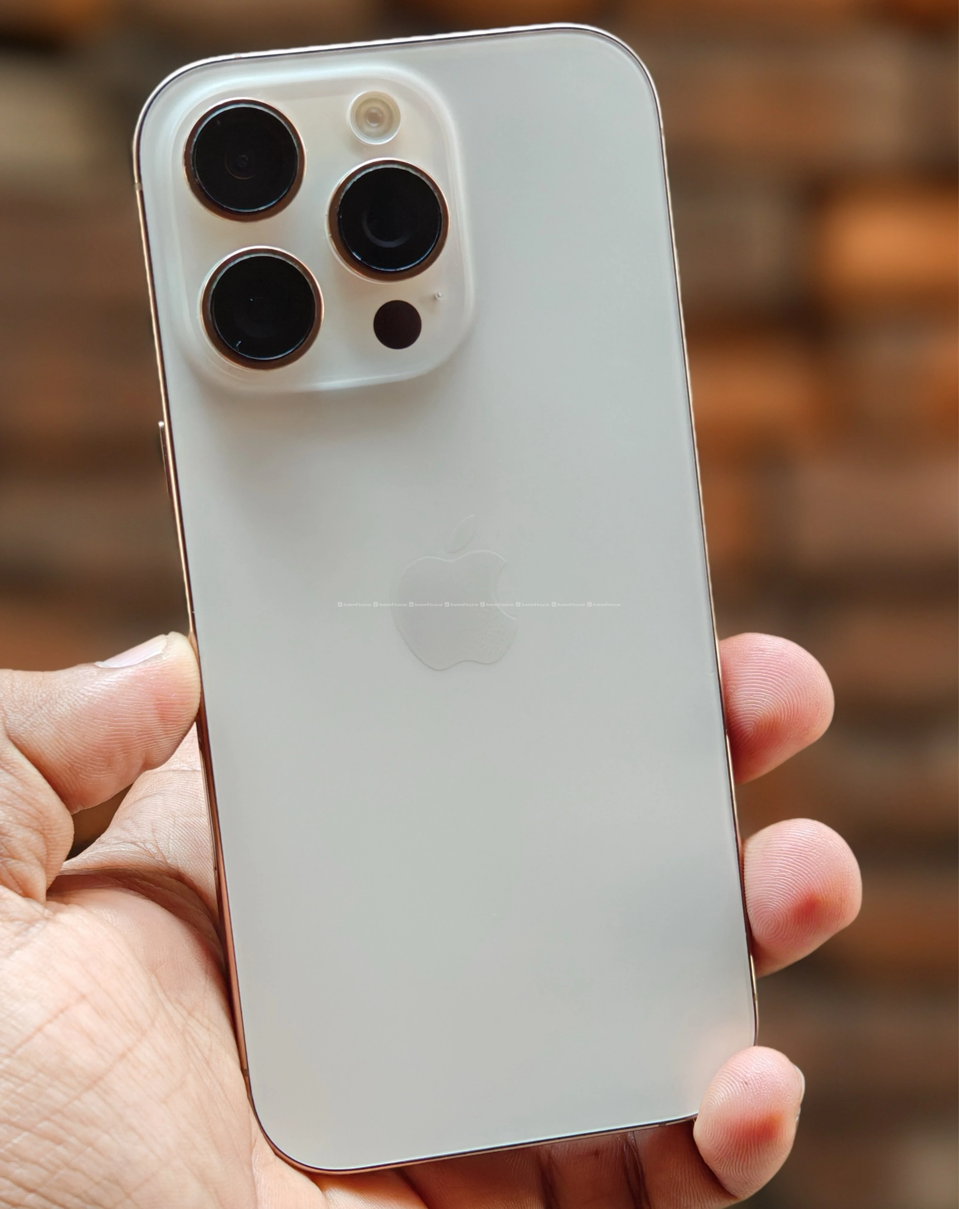 Iphone 16 pro 1tb with box cabel fix price 4