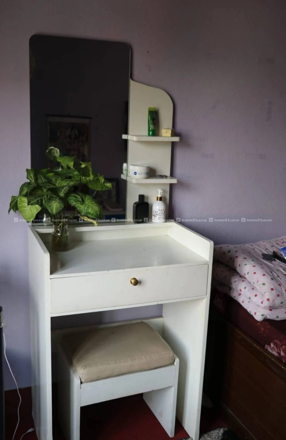 Second hand Table