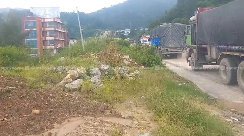 7 ropani land for sale on highway