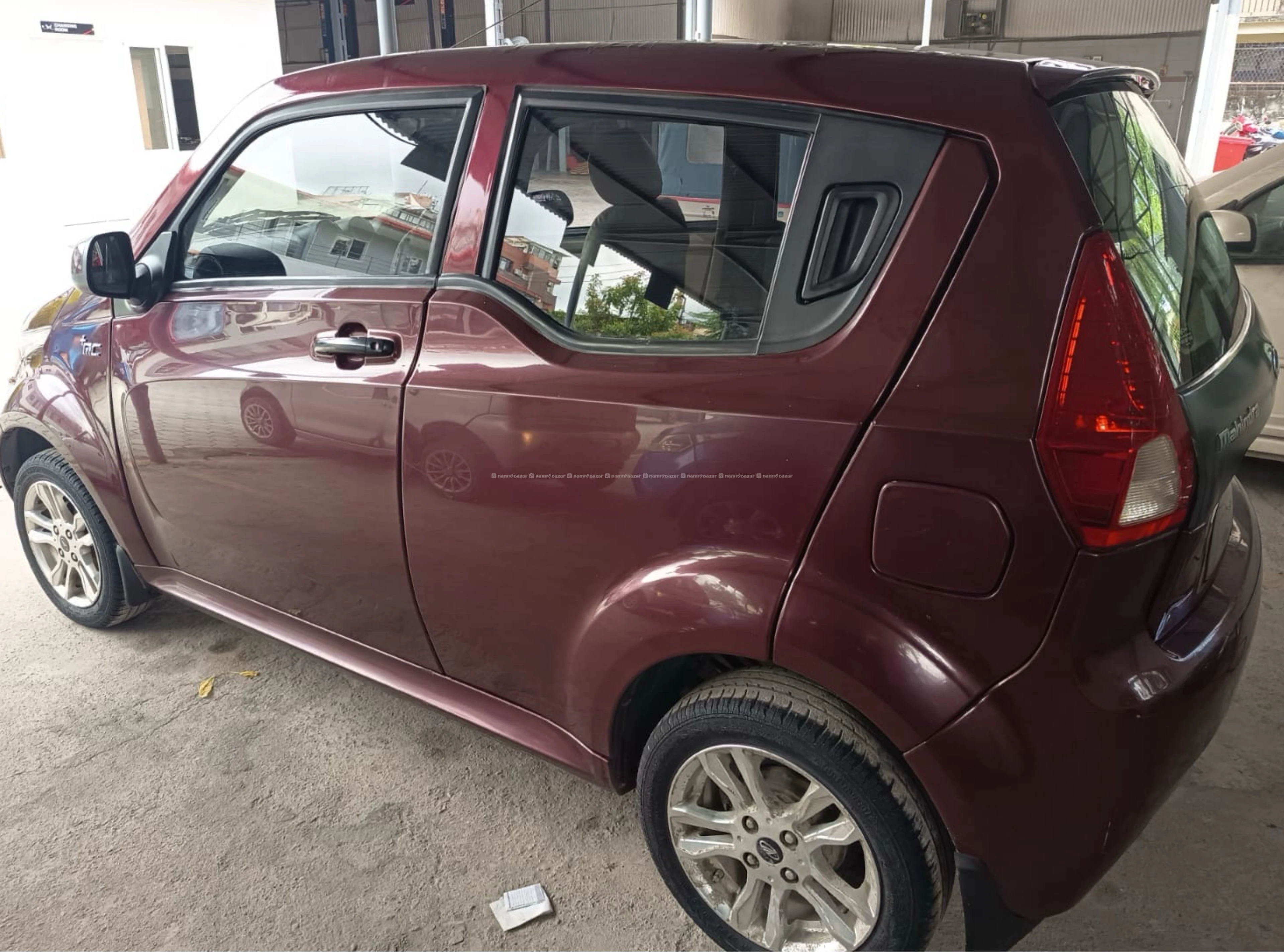 Mahindra E2O Car