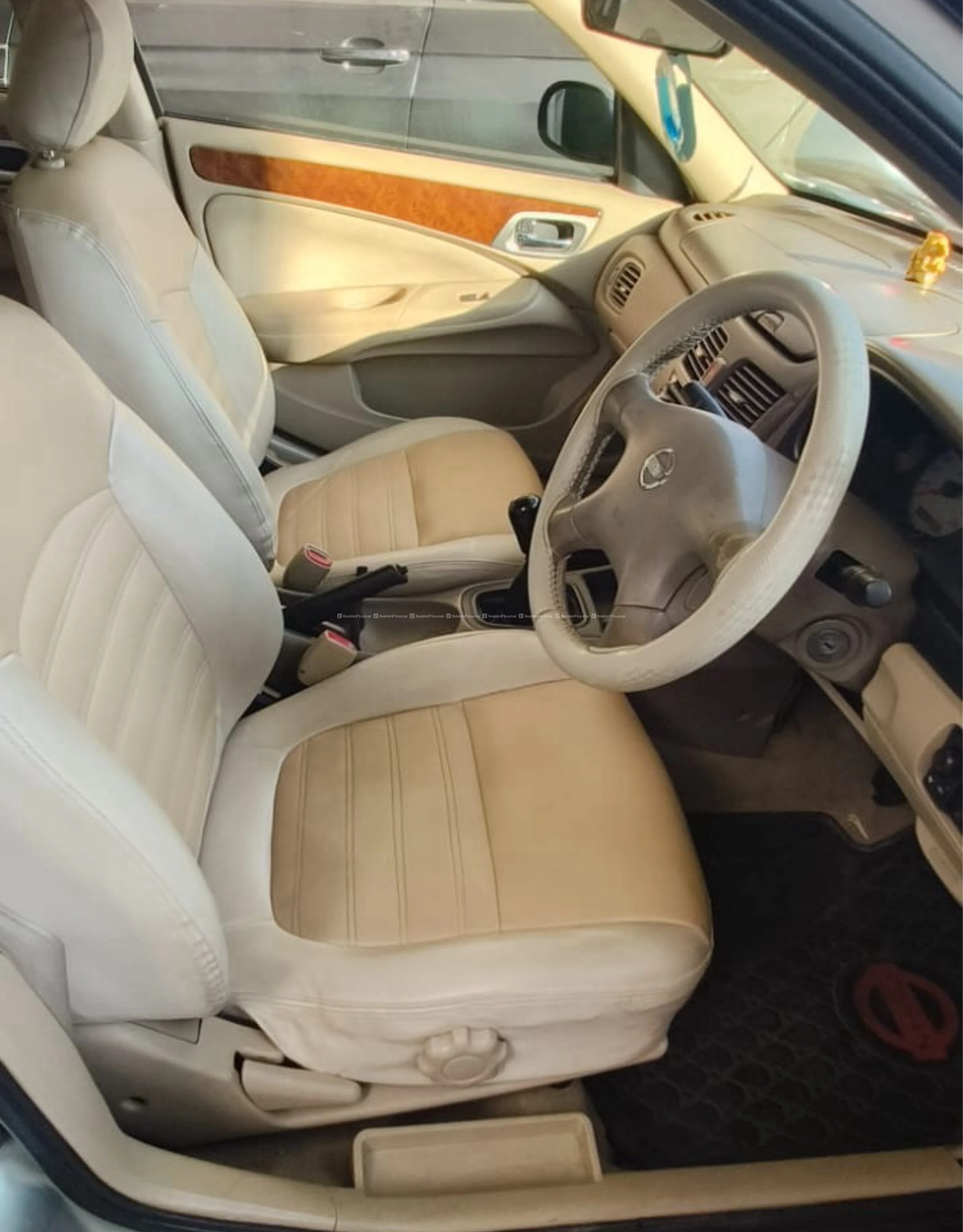 Nissan Sunny Super Salon - Single Owner 2