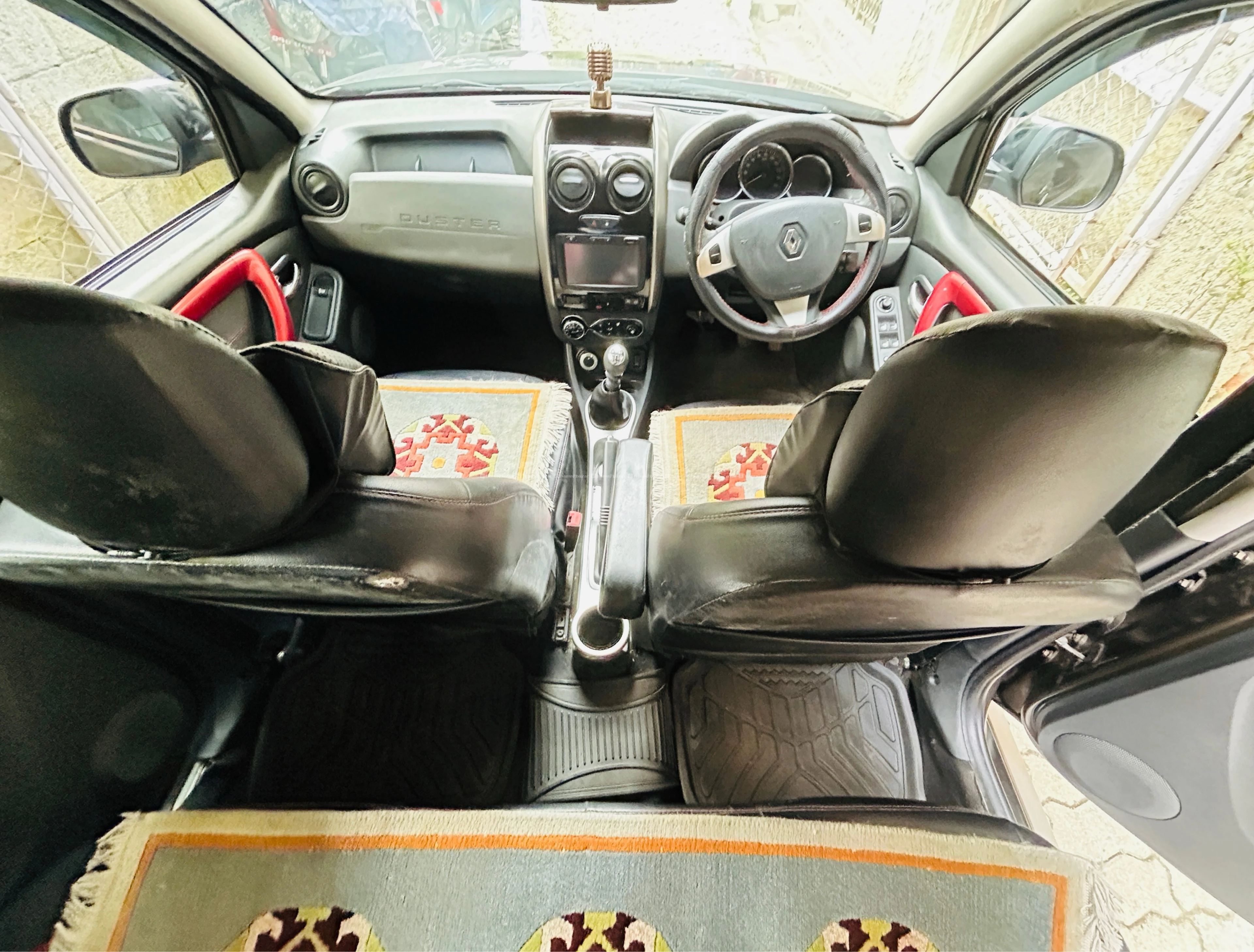 RENAULT DUSTER RXZ+ SINGLE HAND 4WD JEEP 5