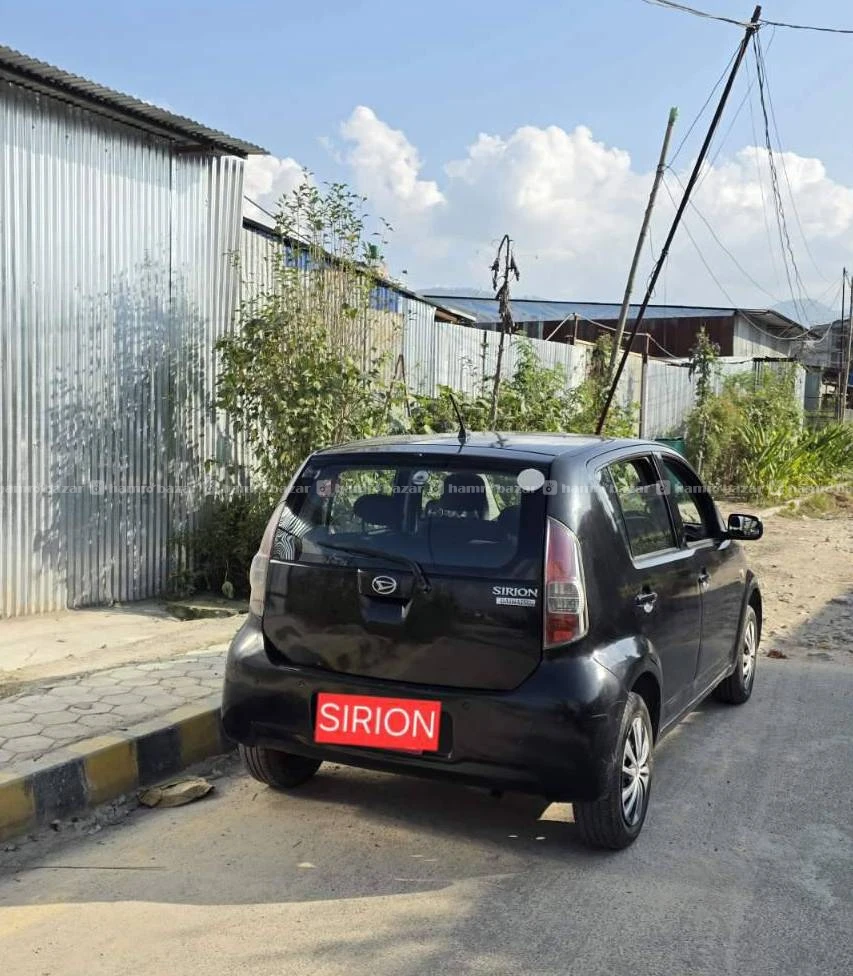 Daihatsu sirioon 2009 model 2