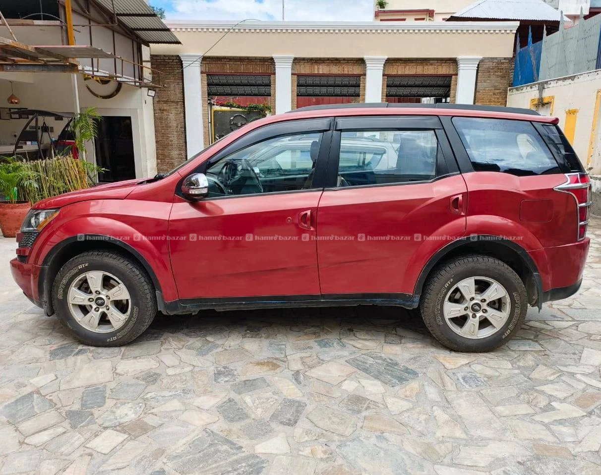Car
Mahindra xuv 500 2