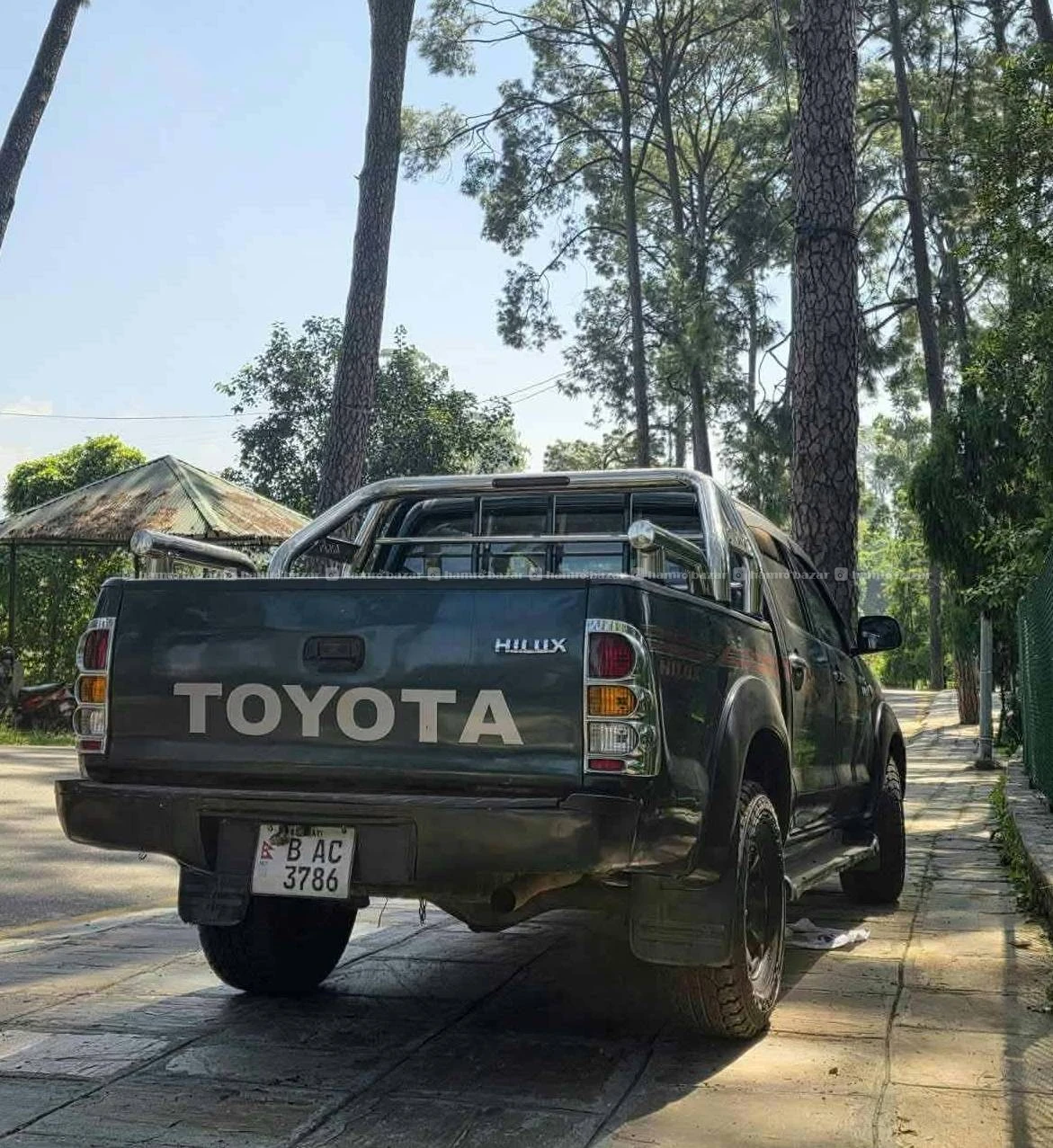 Toyota Hilux 2009 model
9818846575 or 9768397661