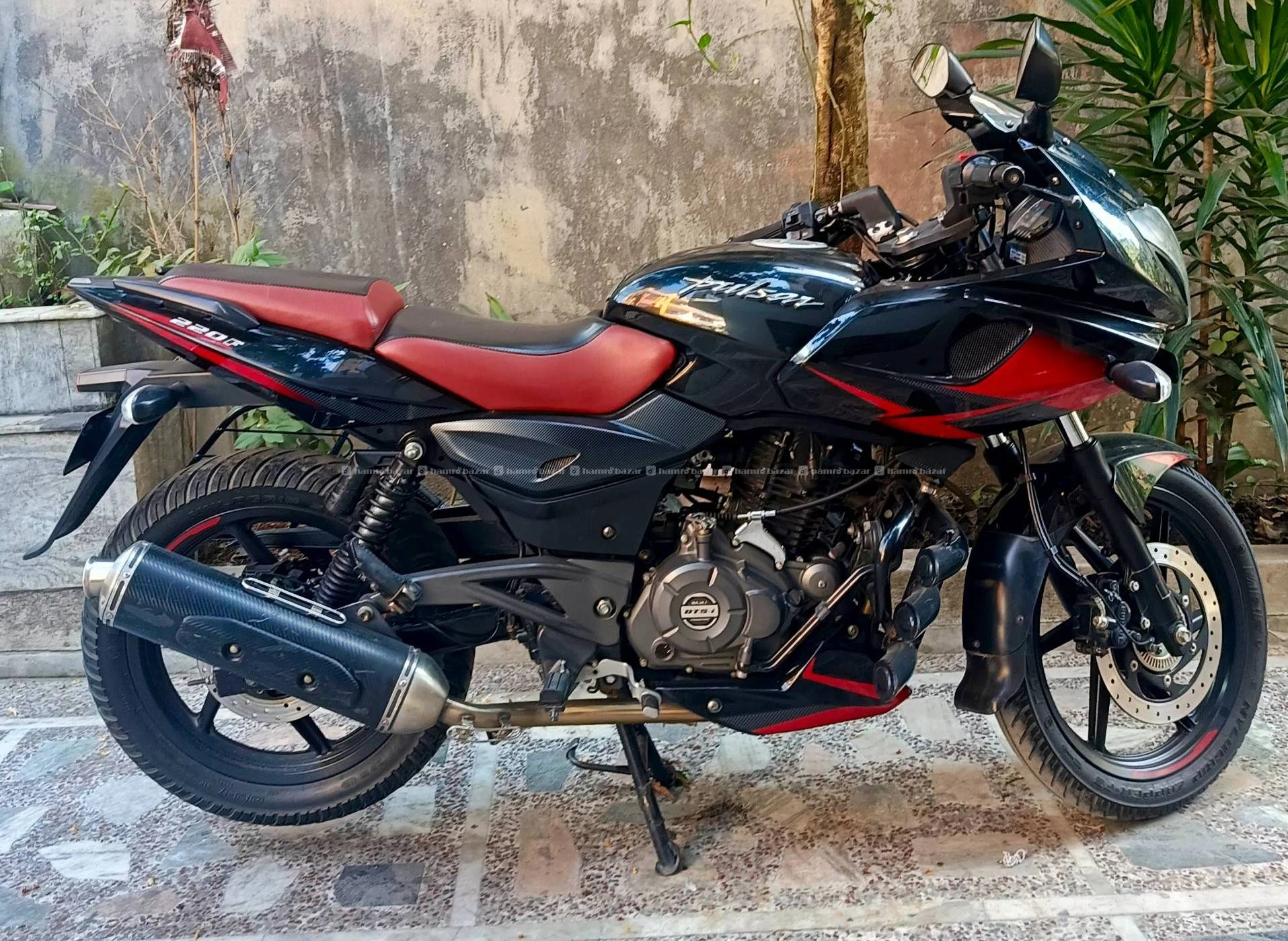 Pulsar 220f