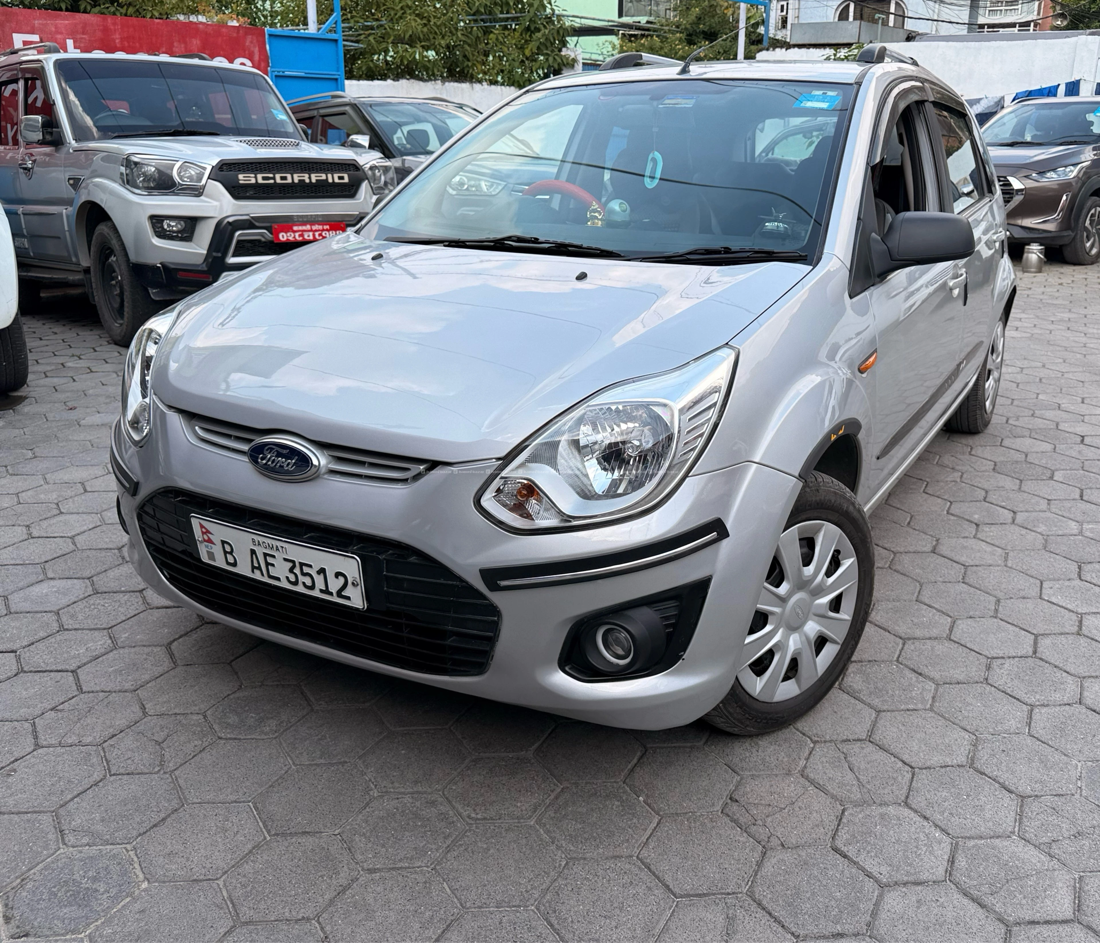FORD FIGO 2014 SHOWROOM CONDITION LIKE NEW 5
