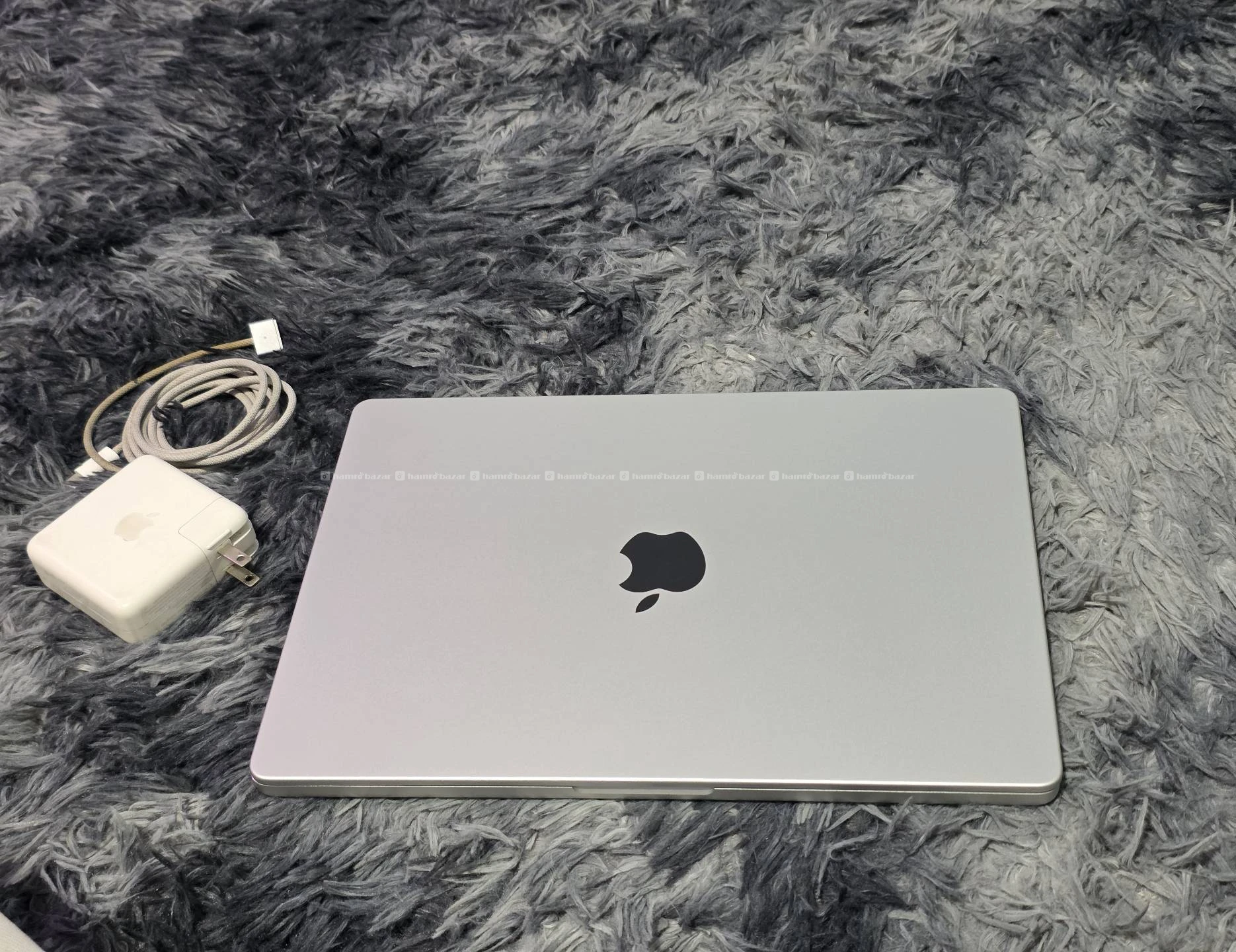 Macbook pro m1 pro 32/512gb 
Like new condition