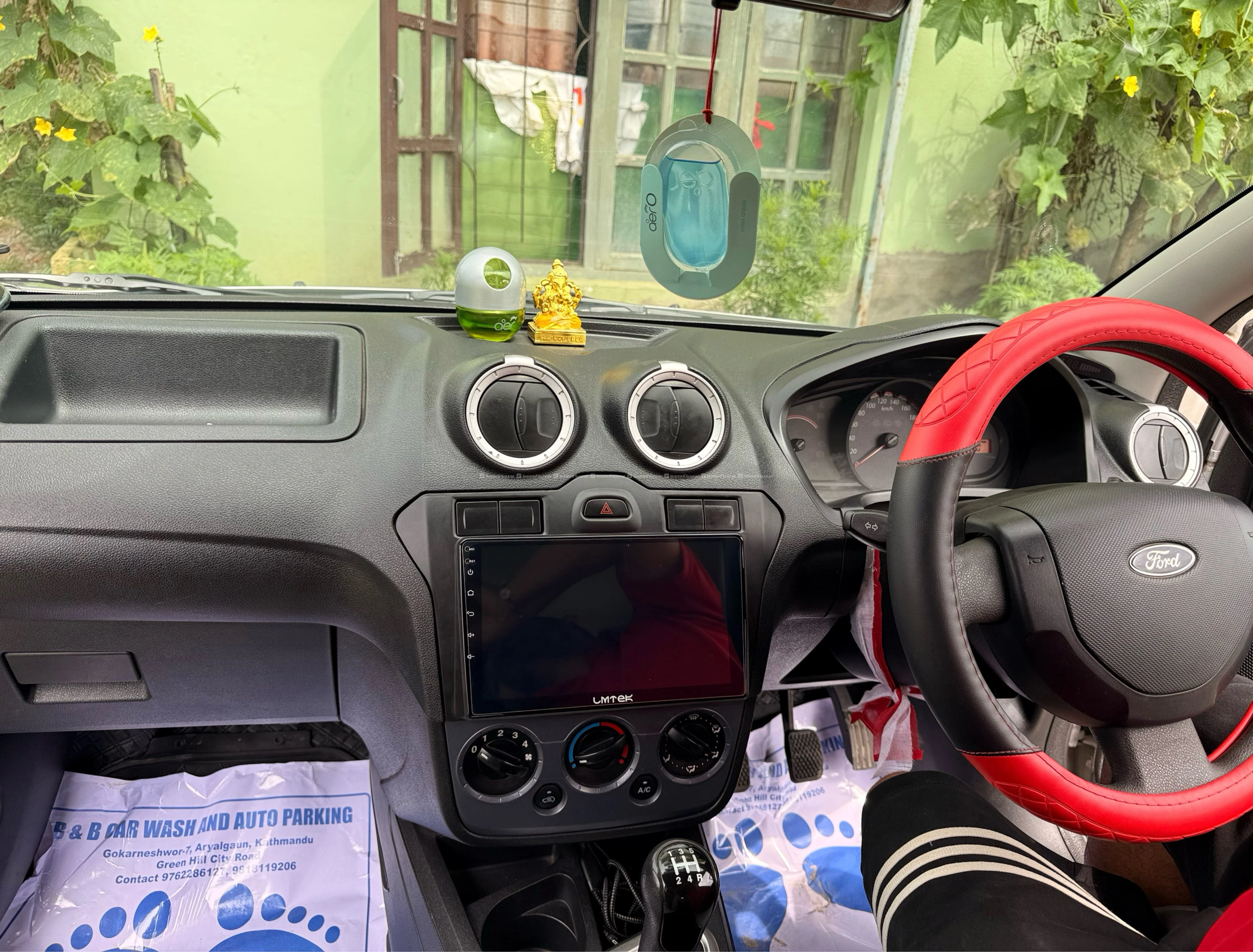 FORD FIGO 2014 SHOWROOM CONDITION LIKE NEW 2