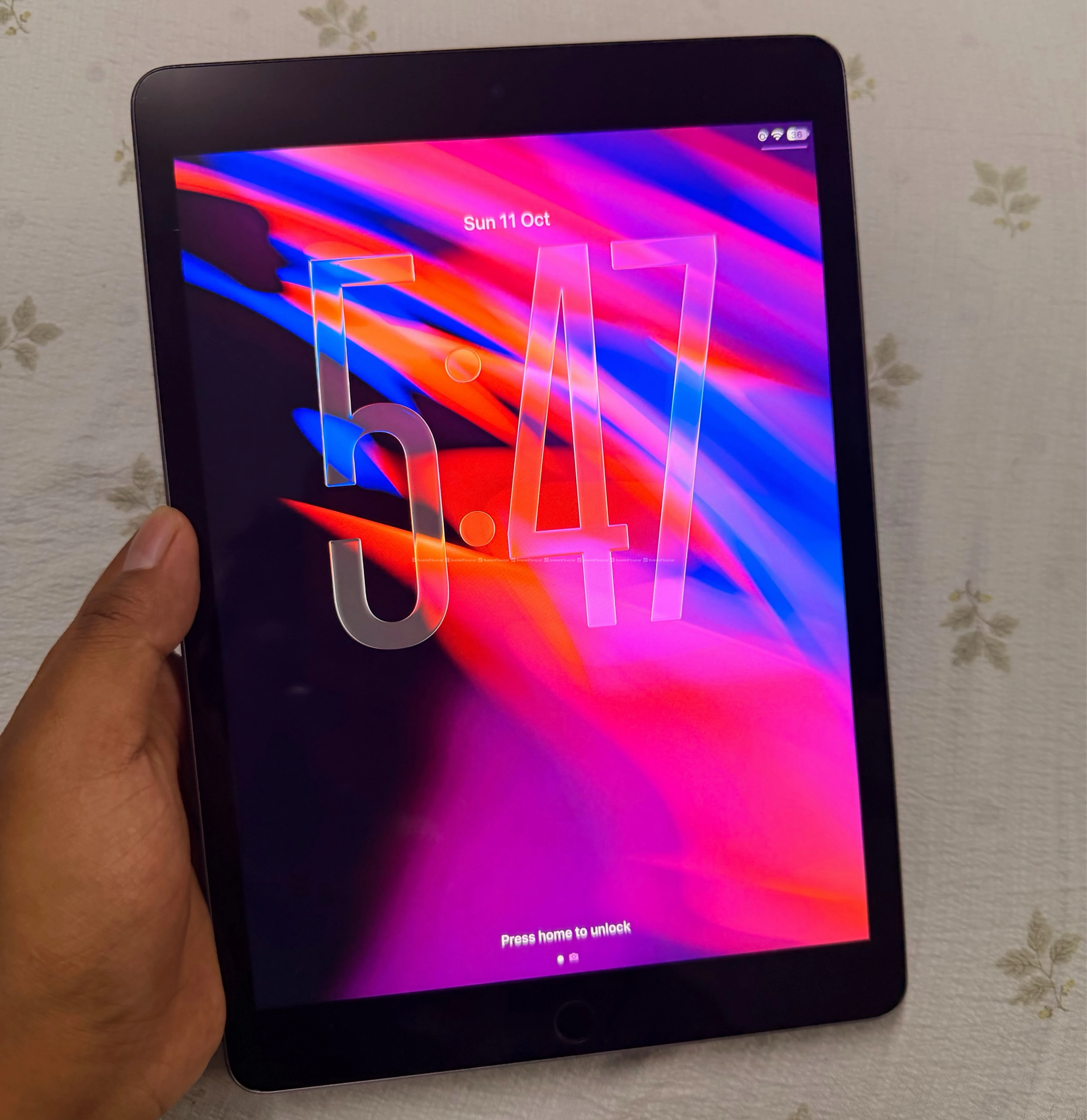 Ipad 9th gen 64gb super fresh comes with charger