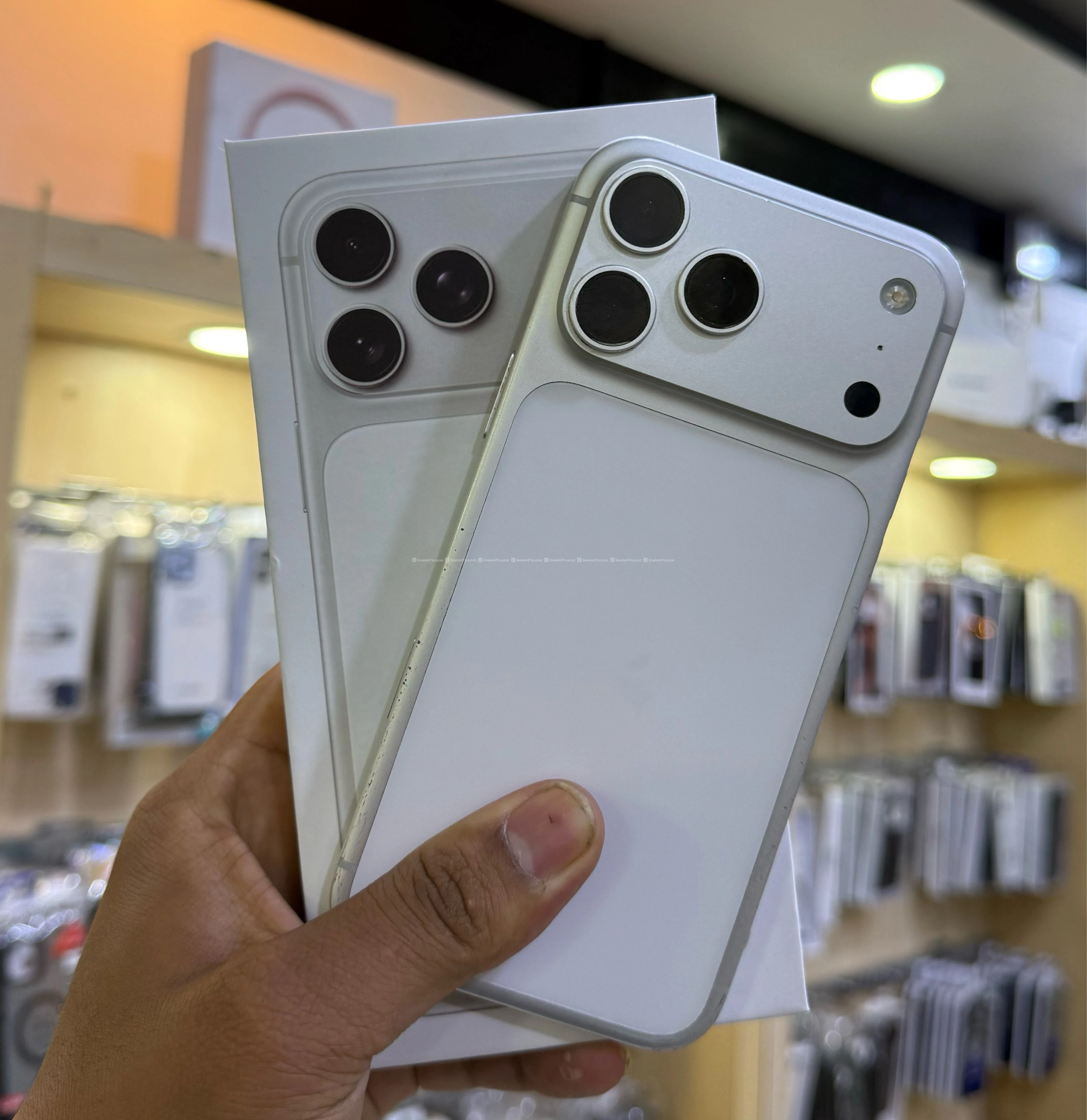 I Phone 17 Pro Max ( Physical Sim )