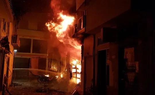 Warehouse caught on fire | Photo: Maldives Independent