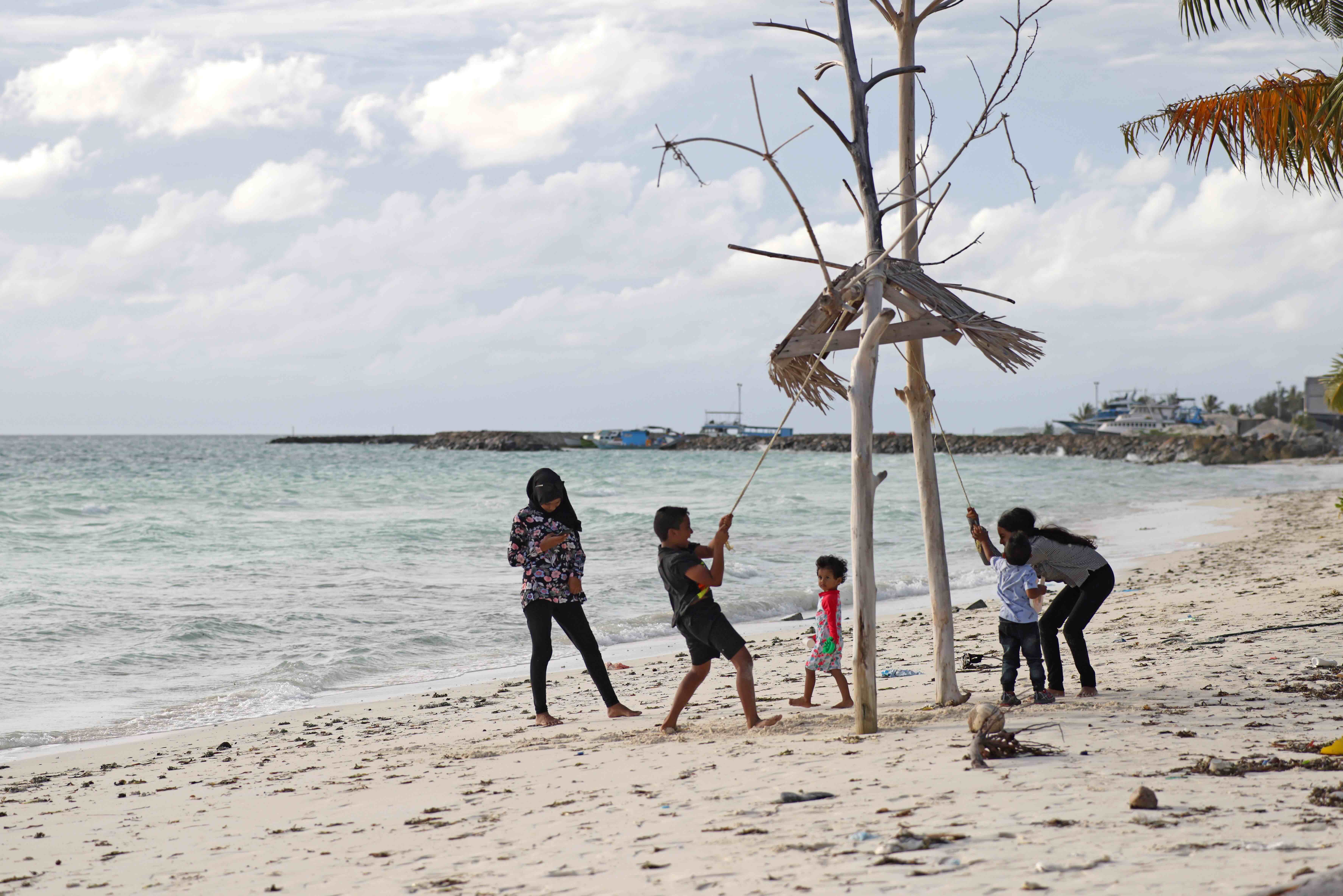 Children at the beach | Photo - UNDP Maldives