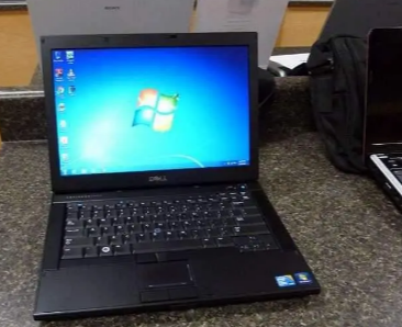 Dell core i7 laptop 500gb rom 4gb ram camera wifi DVD