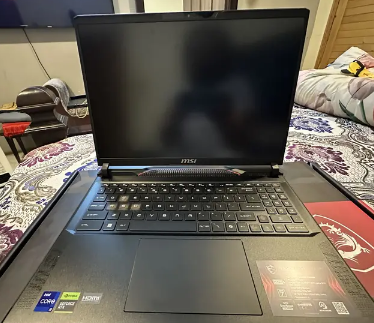 MSI Raider GE68 Gaming intel i9-14900HX,32gb,1tb Nidia rtx4070 laptop