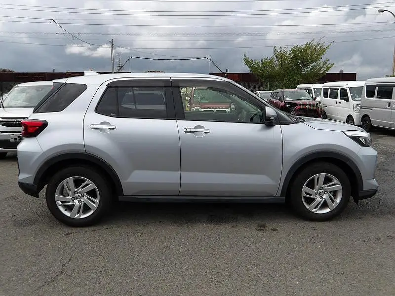 Toyota Raize G Model 2020 Grade 3.5 360 Camera fresh clear