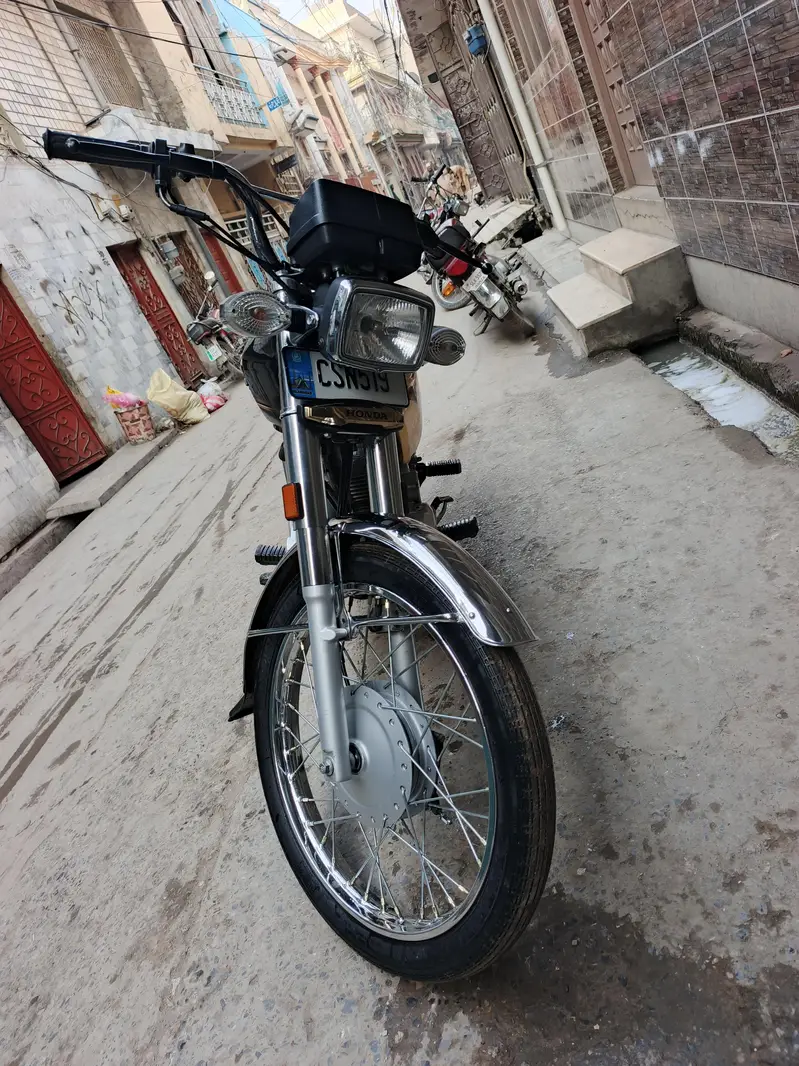 Honda 125 Special addition