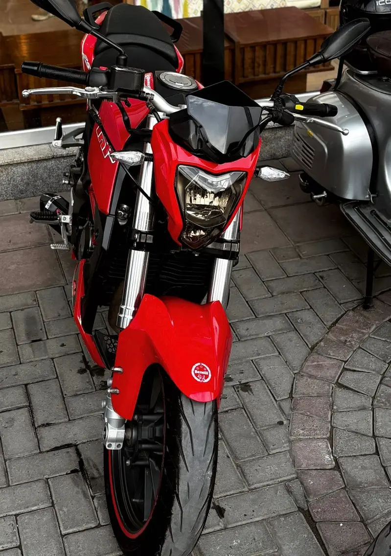 Benelli TNT 25 | Model 2018 | | Benelli in Bike | Total Genuine